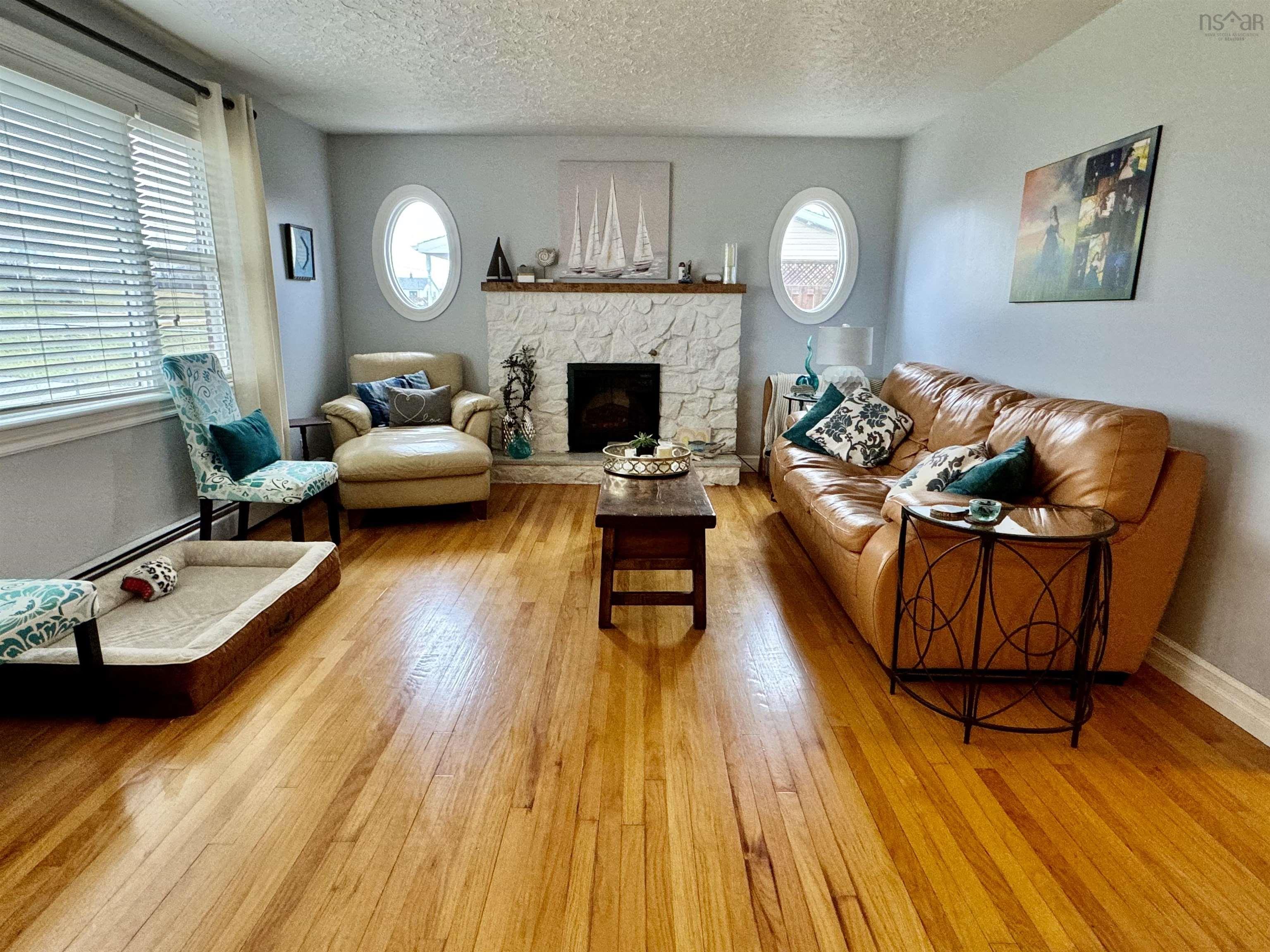 $469,000.00: 213 Neville Street, Dominion