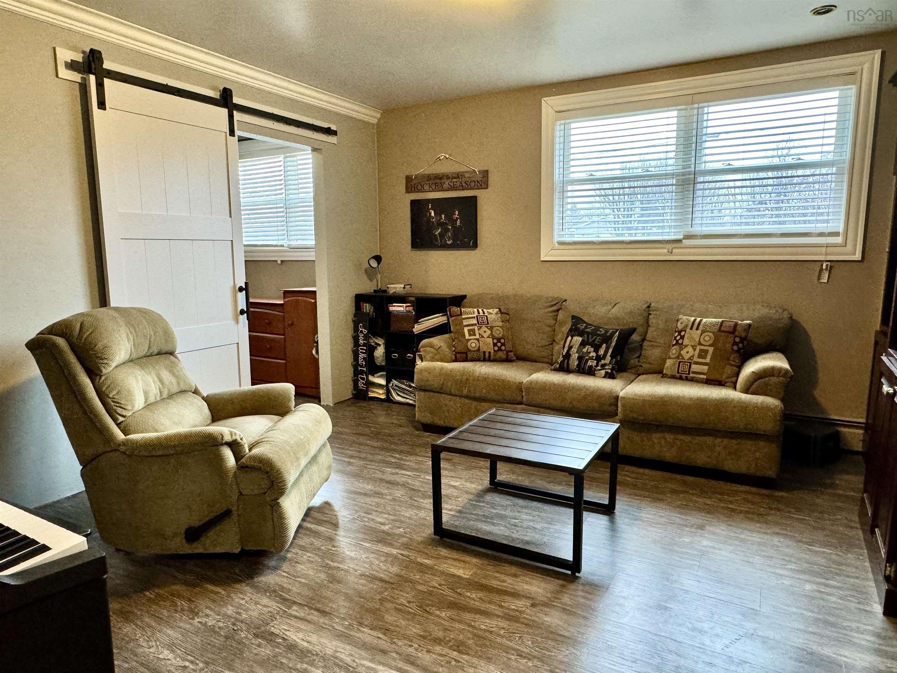 $469,000.00: 213 Neville Street, Dominion