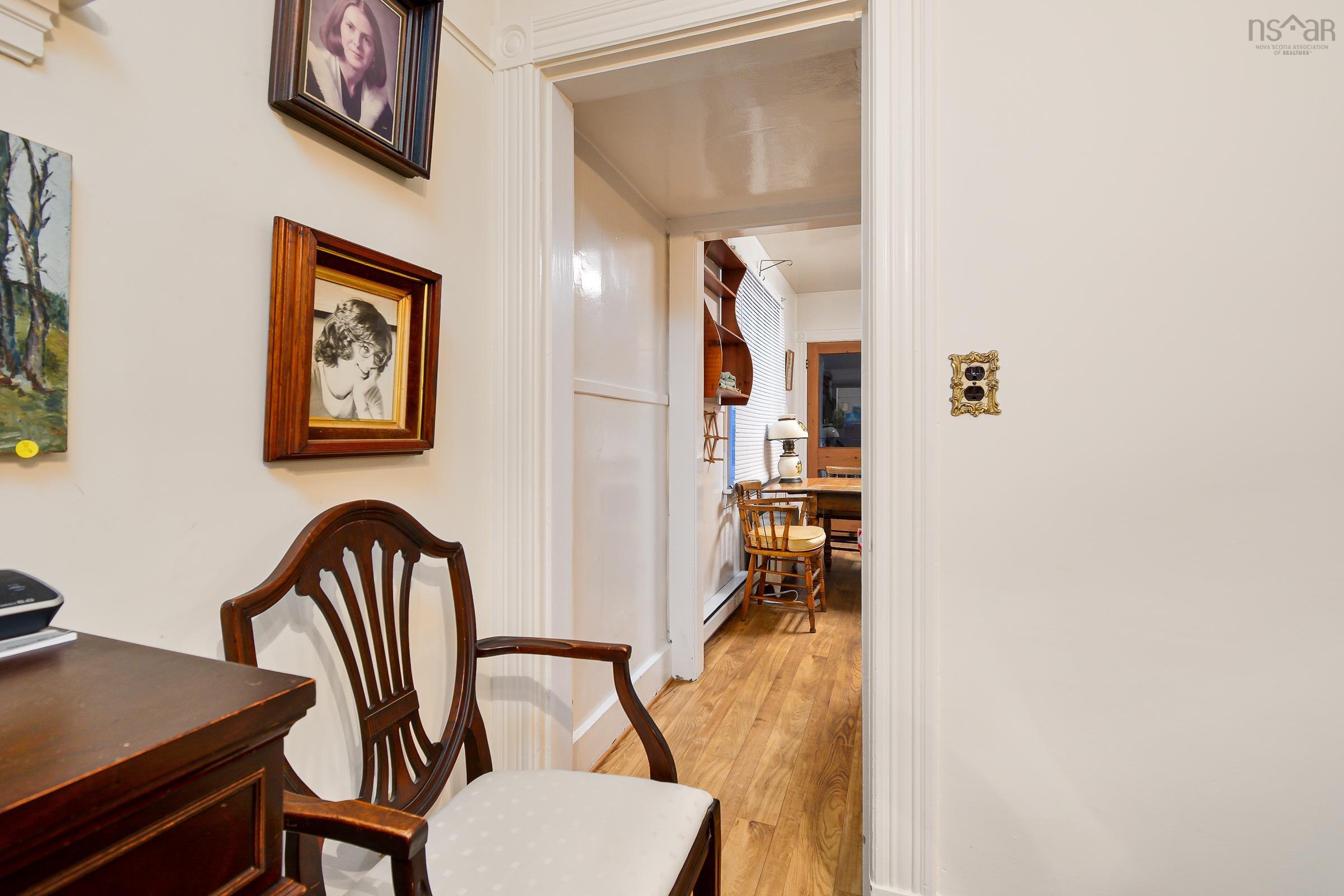 $199,999.00: 190 Whitney, Sydney