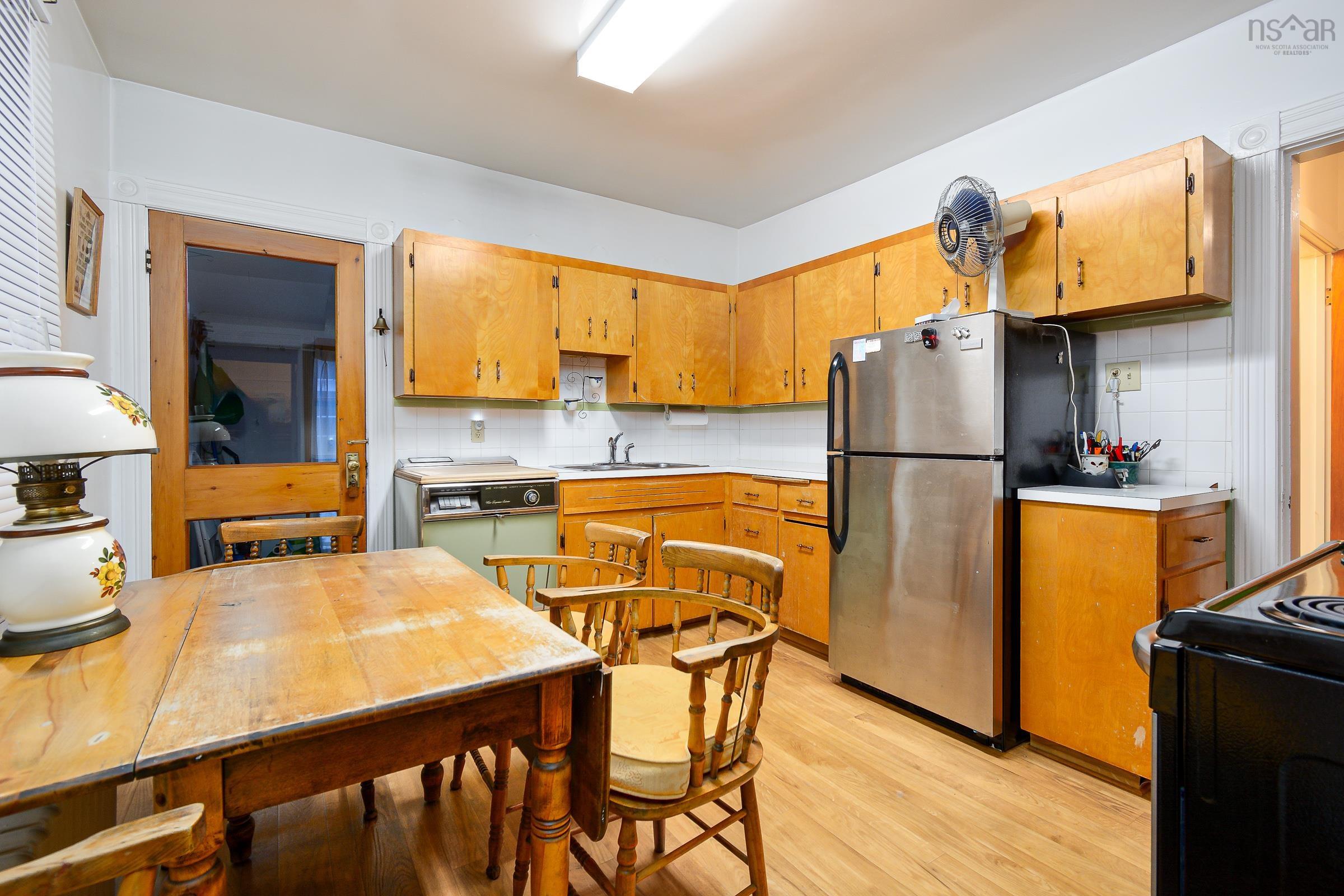 $199,999.00: 190 Whitney, Sydney