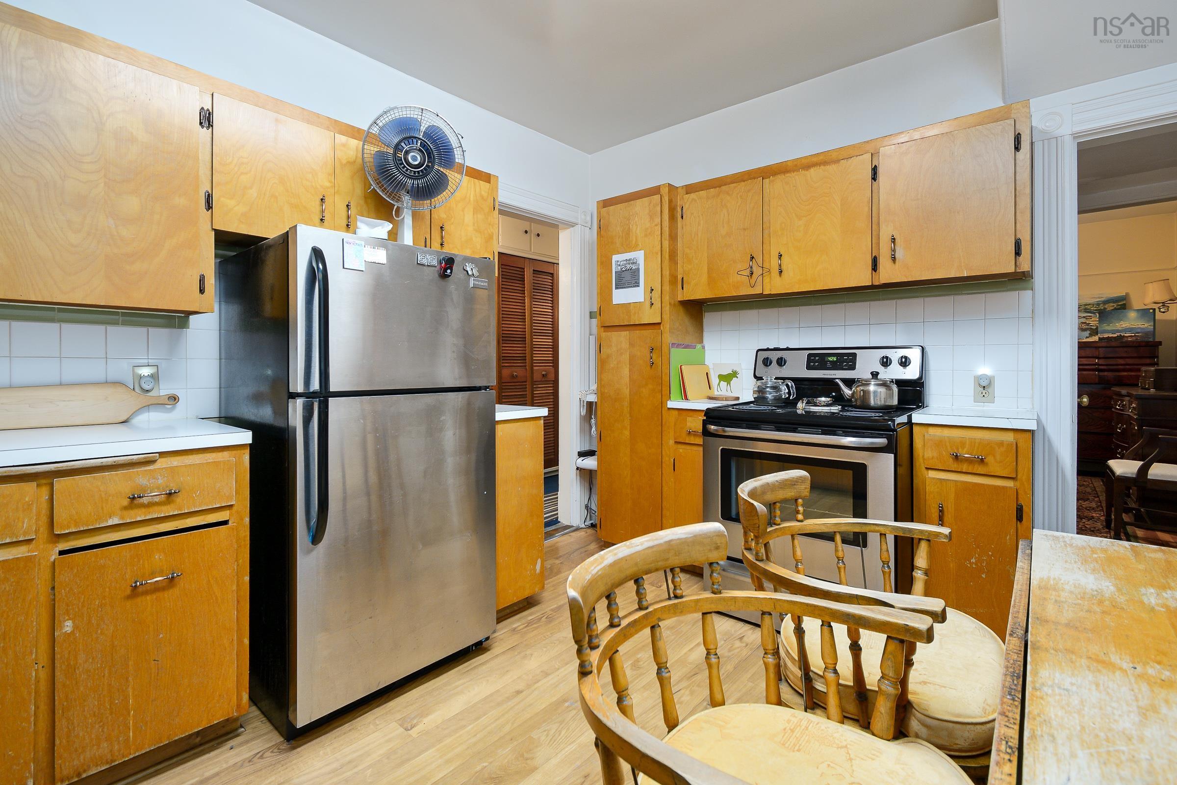 $199,999.00: 190 Whitney, Sydney