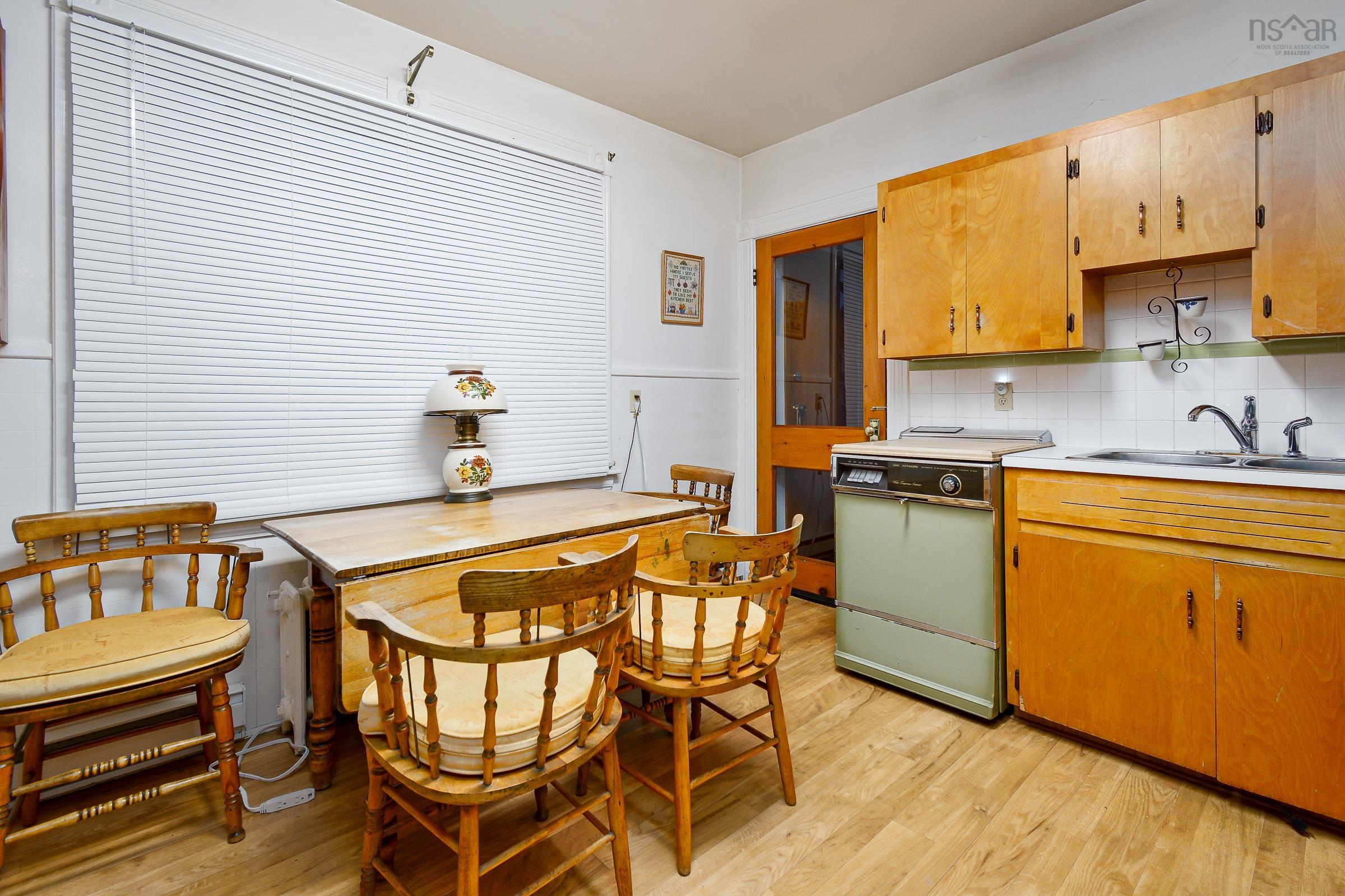 $199,999.00: 190 Whitney, Sydney