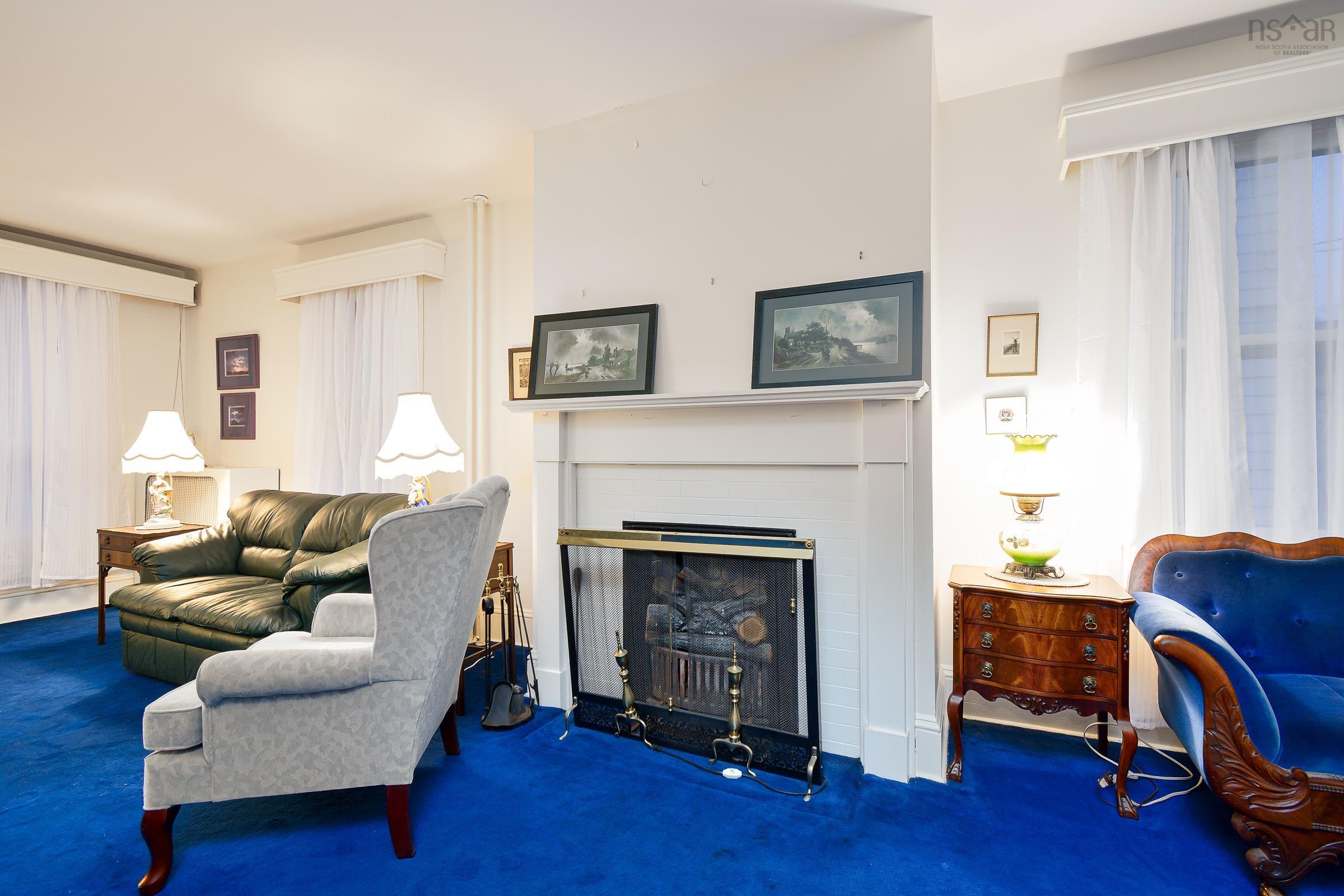 $199,999.00: 190 Whitney, Sydney