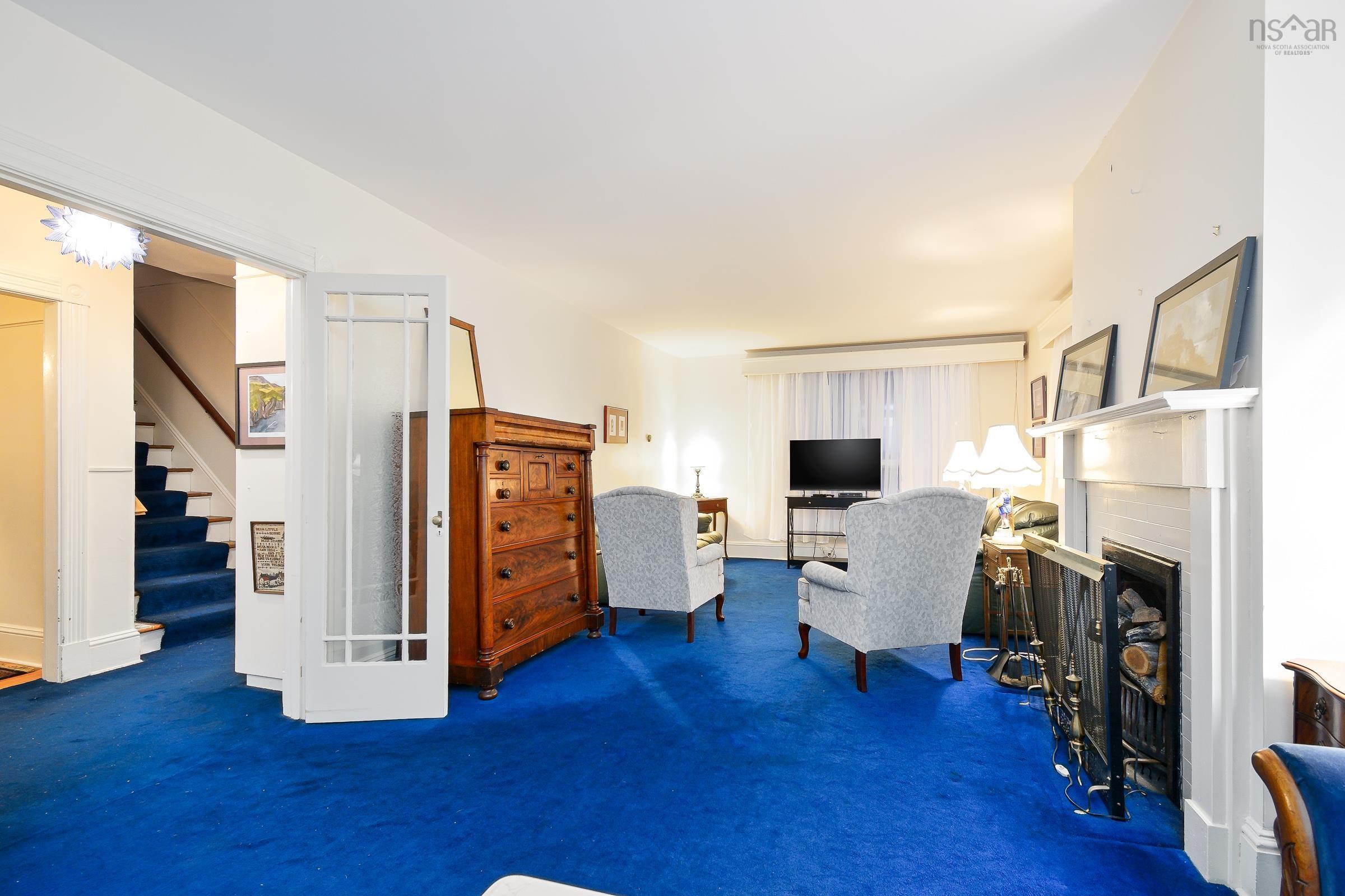 $199,999.00: 190 Whitney, Sydney