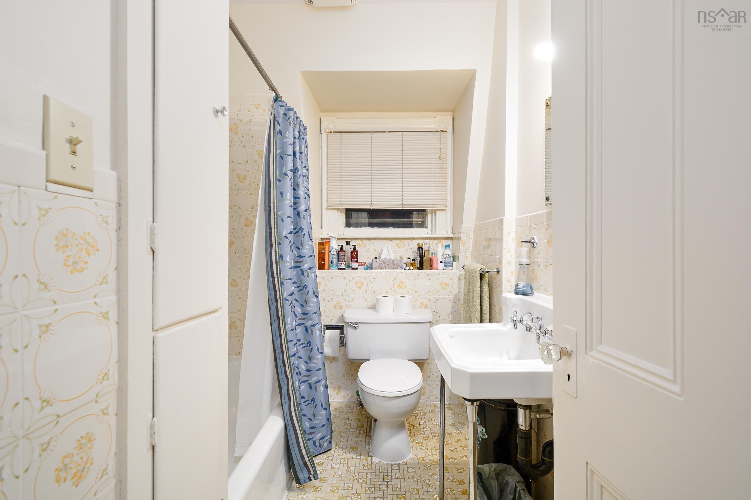 $199,999.00: 190 Whitney, Sydney