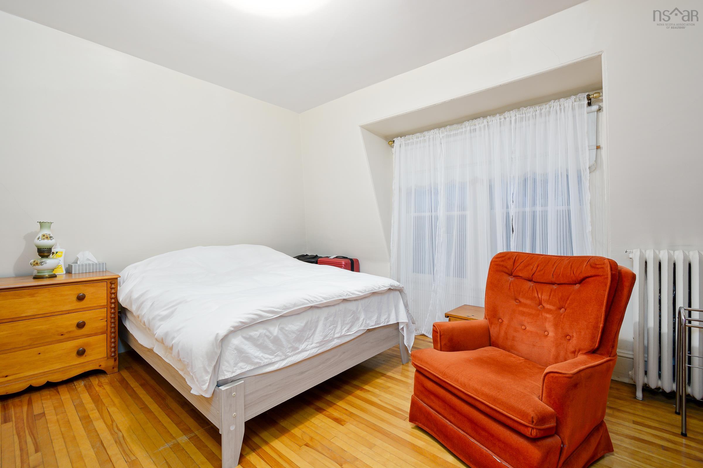 $199,999.00: 190 Whitney, Sydney