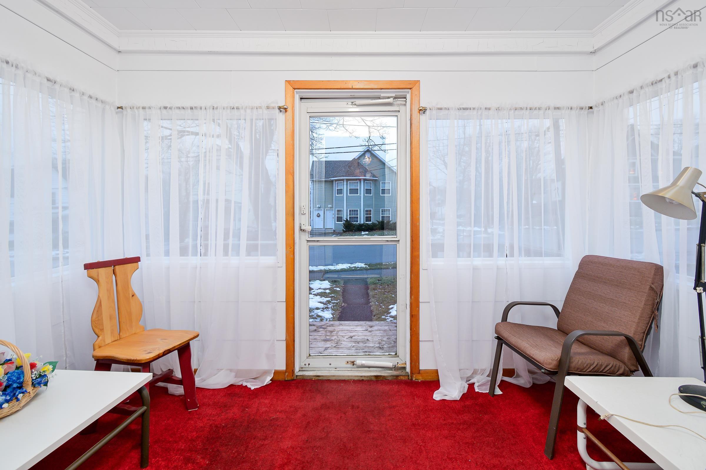 $199,999.00: 190 Whitney, Sydney