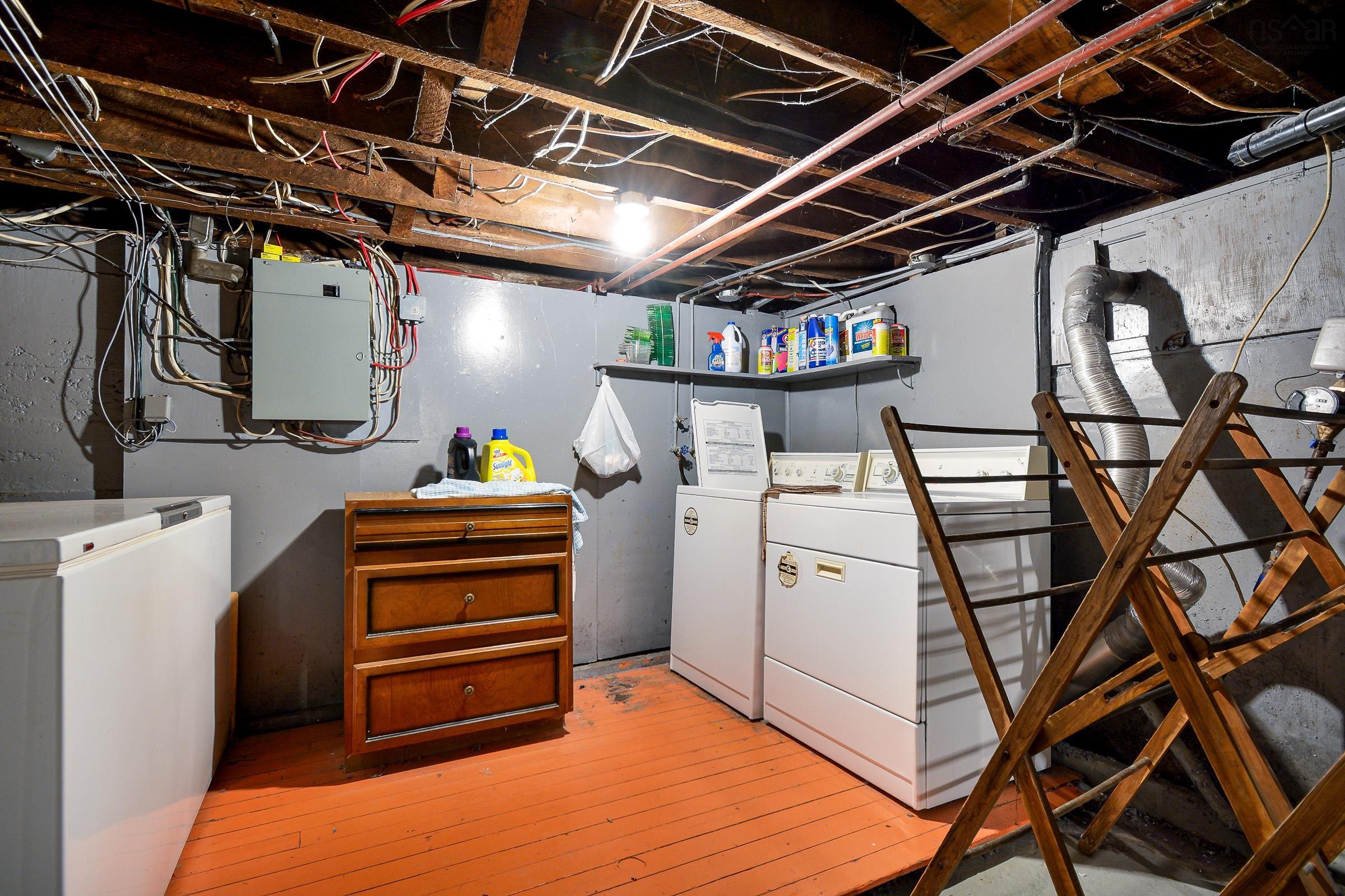 $199,999.00: 190 Whitney, Sydney