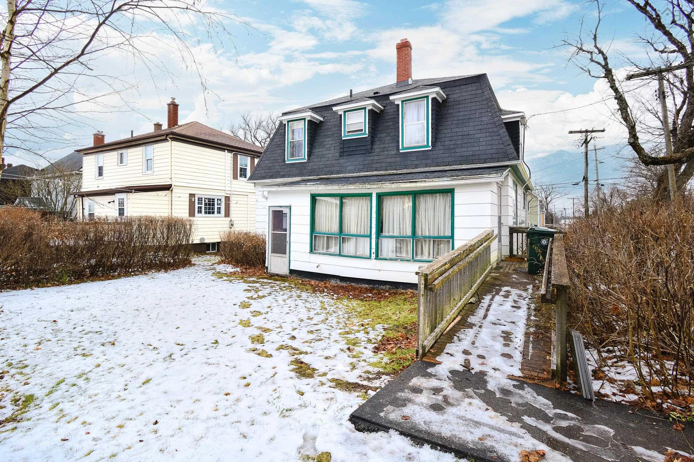 $199,999.00: 190 Whitney, Sydney