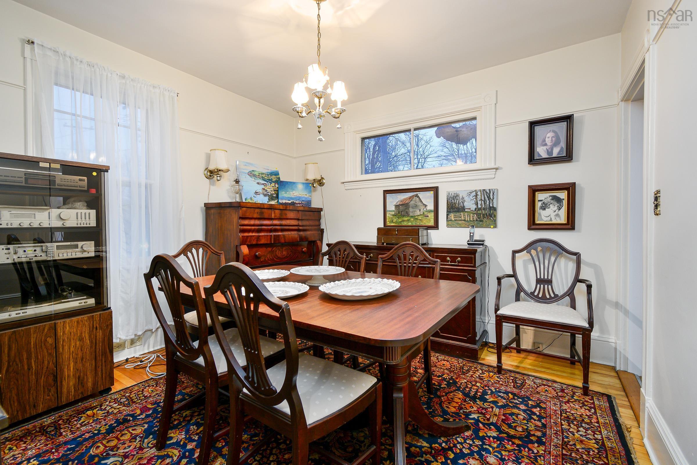 $199,999.00: 190 Whitney, Sydney