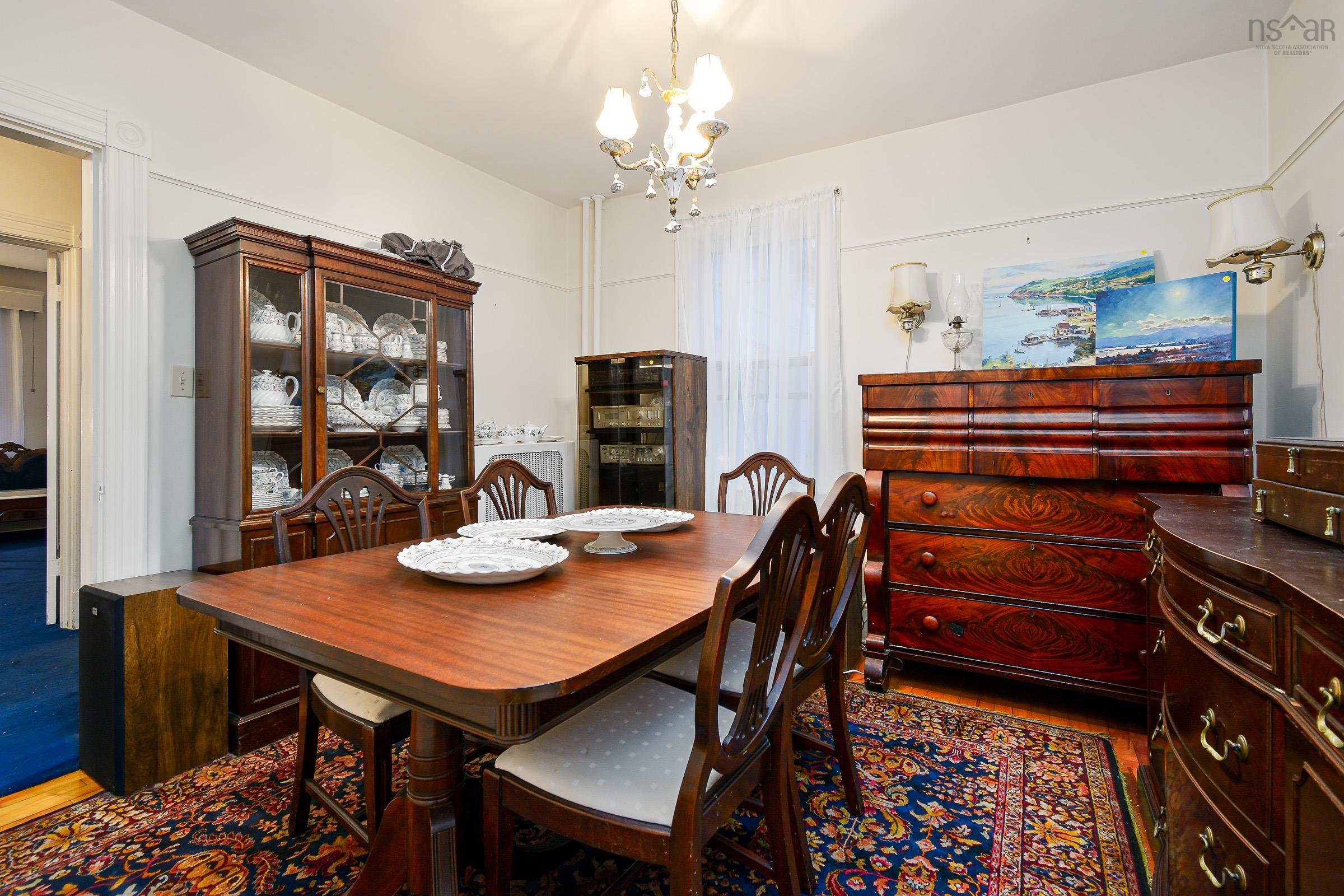 $199,999.00: 190 Whitney, Sydney