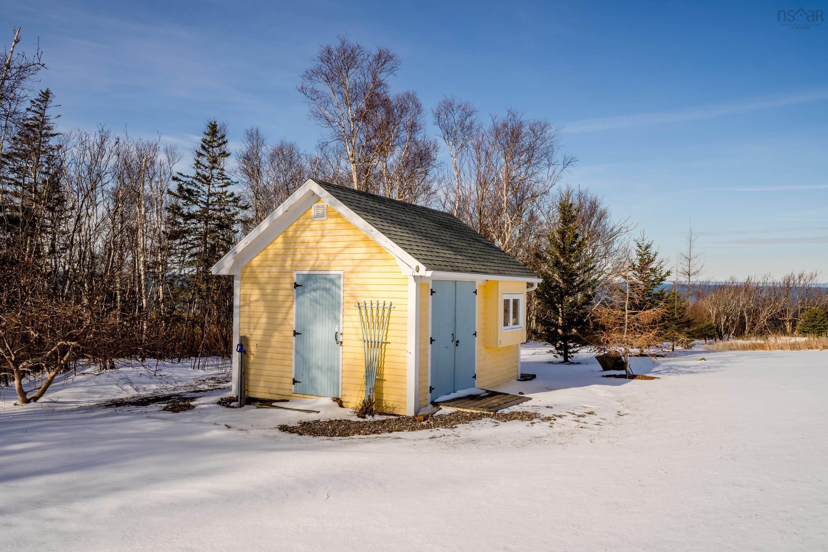 $724,900.00: 416 Shore Road, Ogilvie