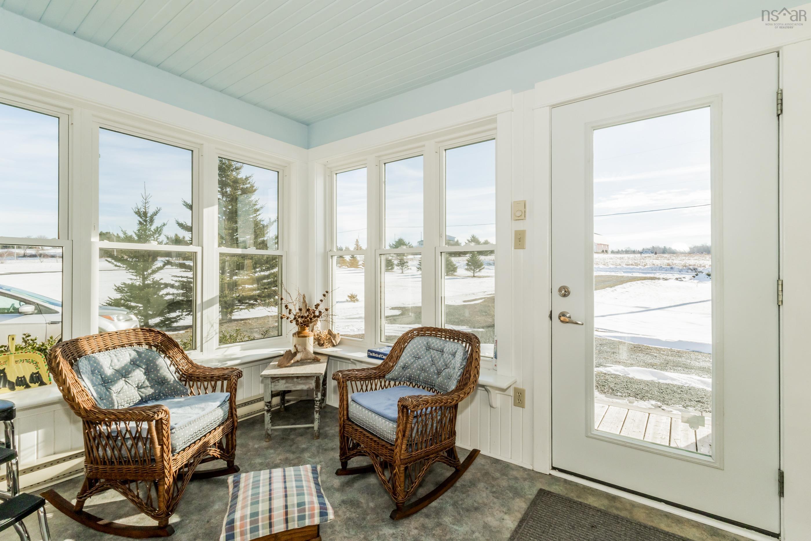 $724,900.00: 416 Shore Road, Ogilvie