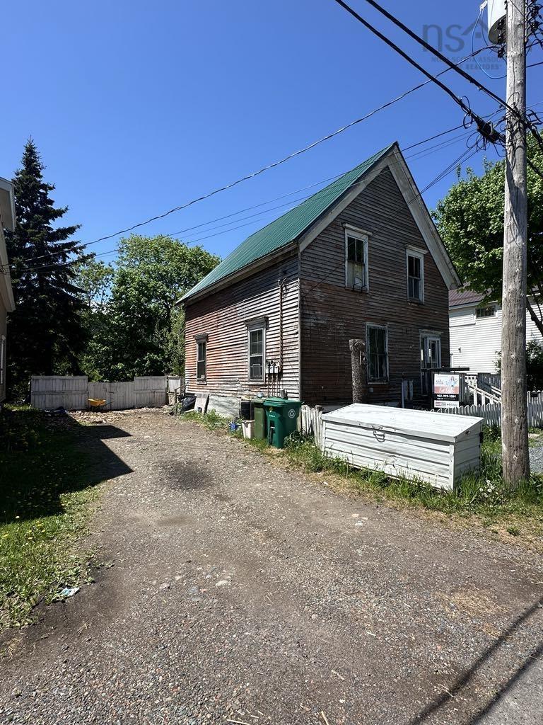 $74,900.00: 8 McLellan Street, Truro
