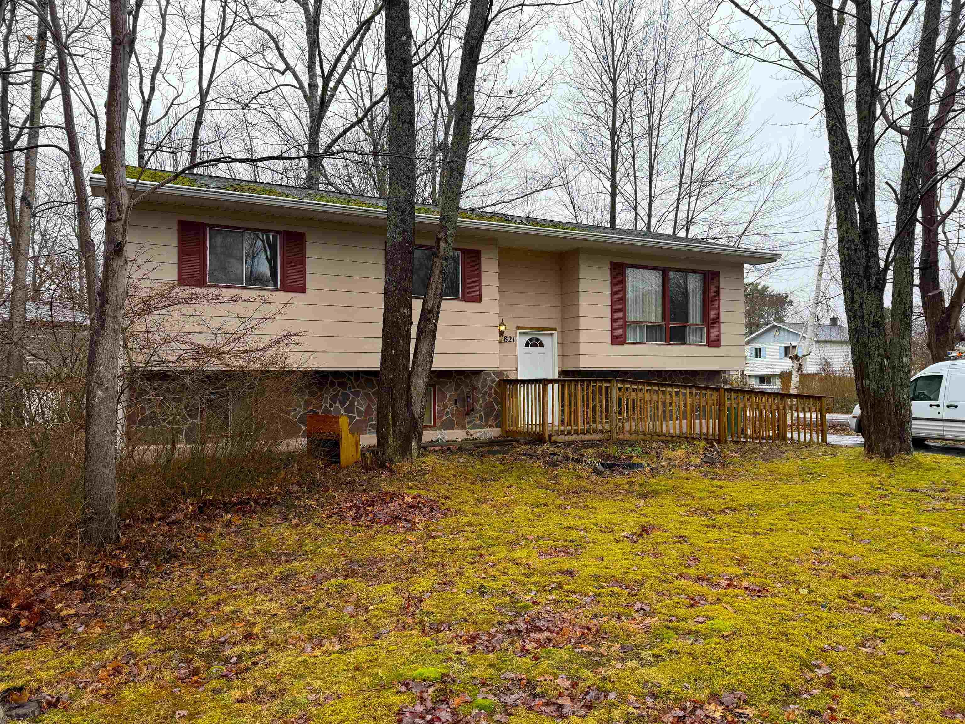 $295,000.00: 821 Catalina Lane, Greenwood
