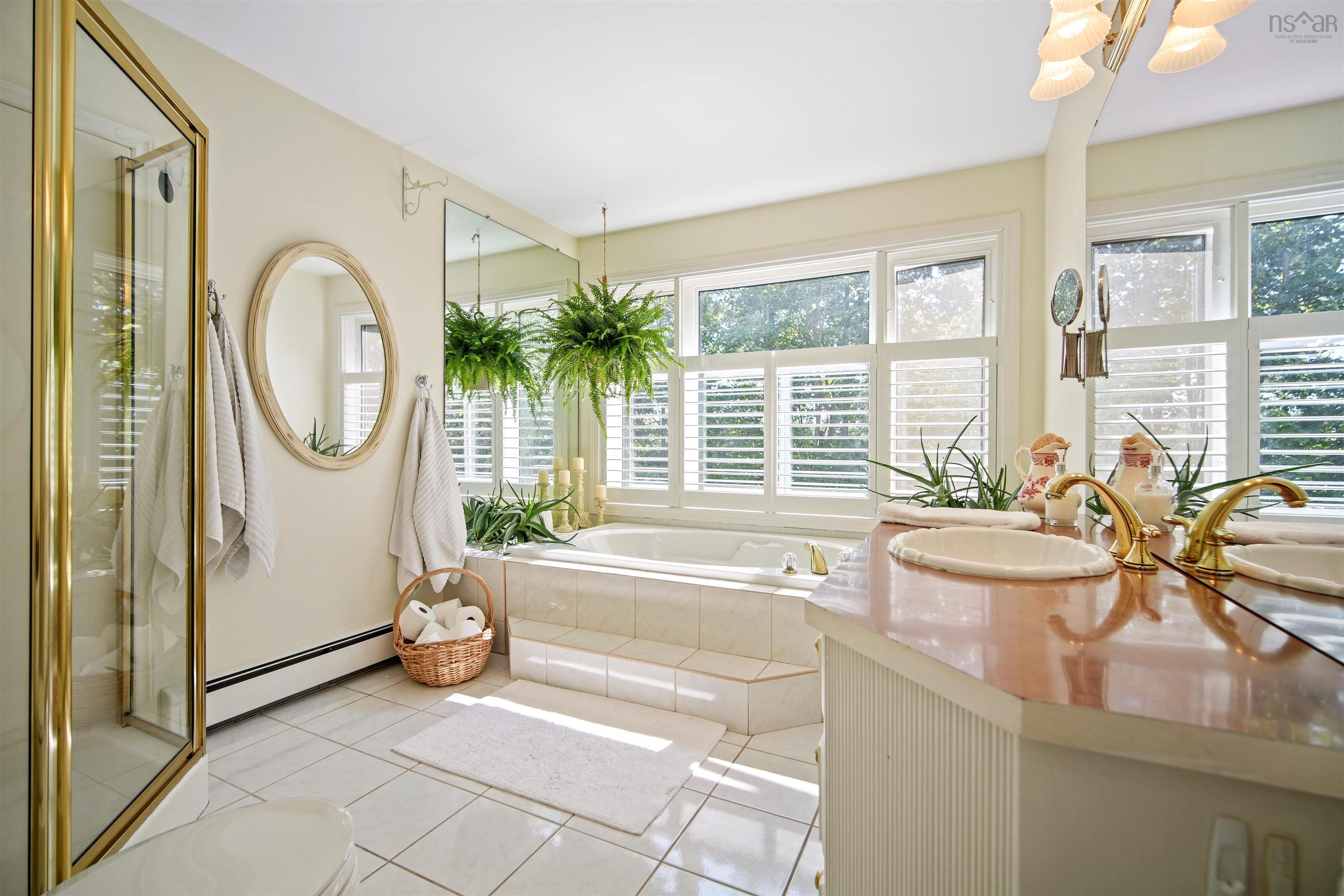 $1,199,000.00: 16 Glenmorren Court, Fall River