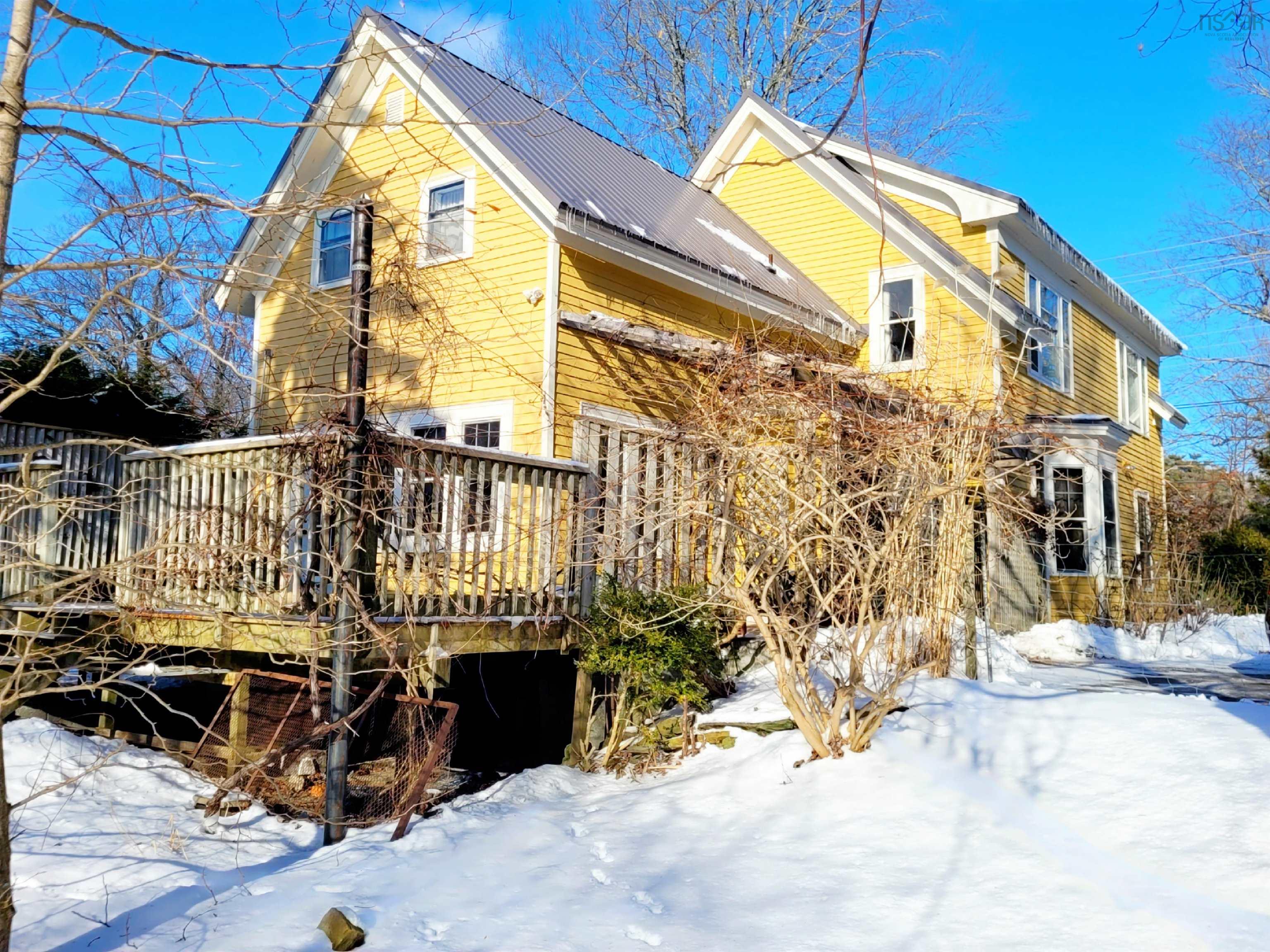 $425,000.00: 380 Highway 8, Milton