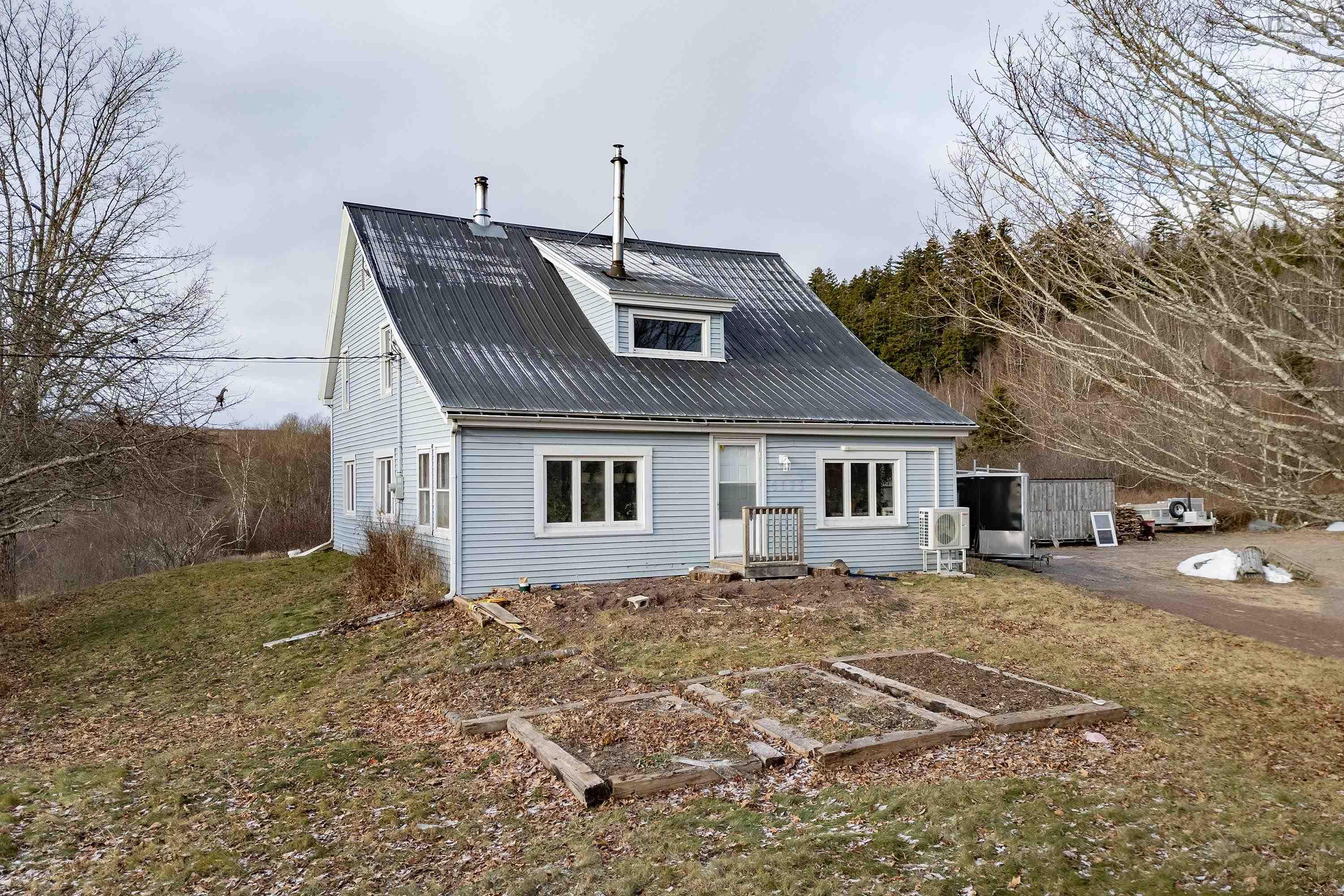 $219,900.00: 6173 Highway 2, Halfway River