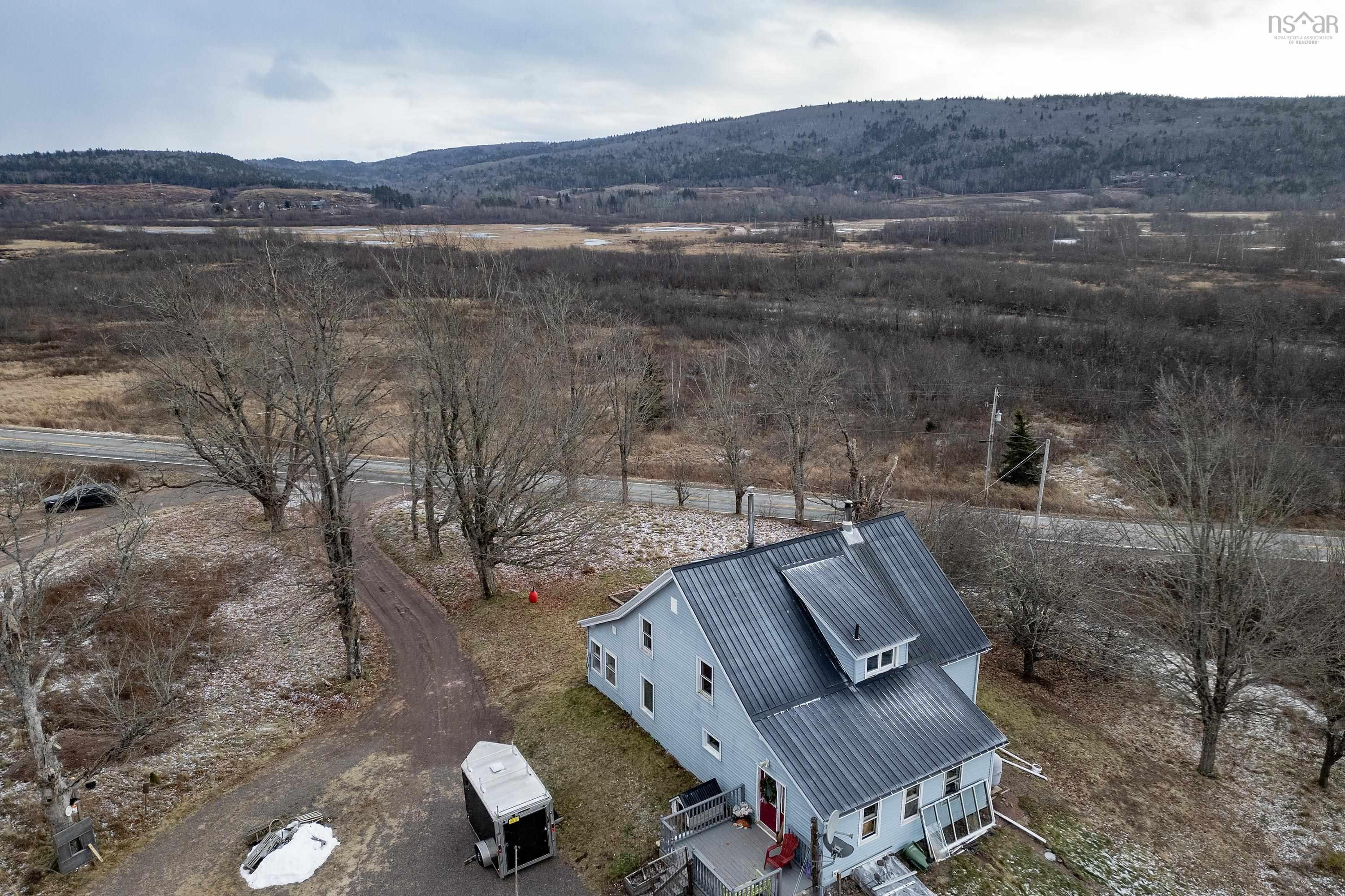 $219,900.00: 6173 Highway 2, Halfway River