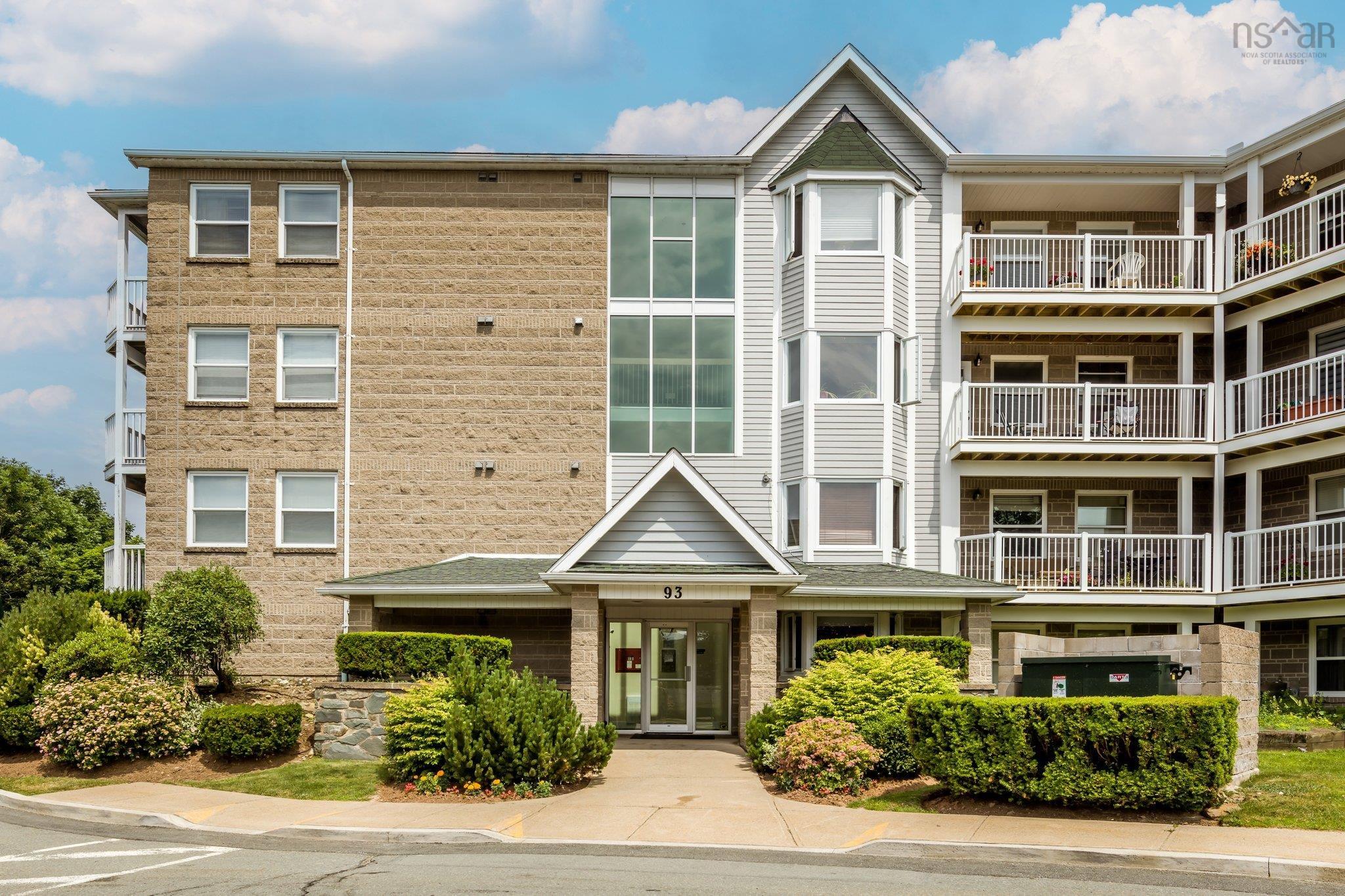 $349,900.00: 314 93 Kearney Lake Road, Halifax