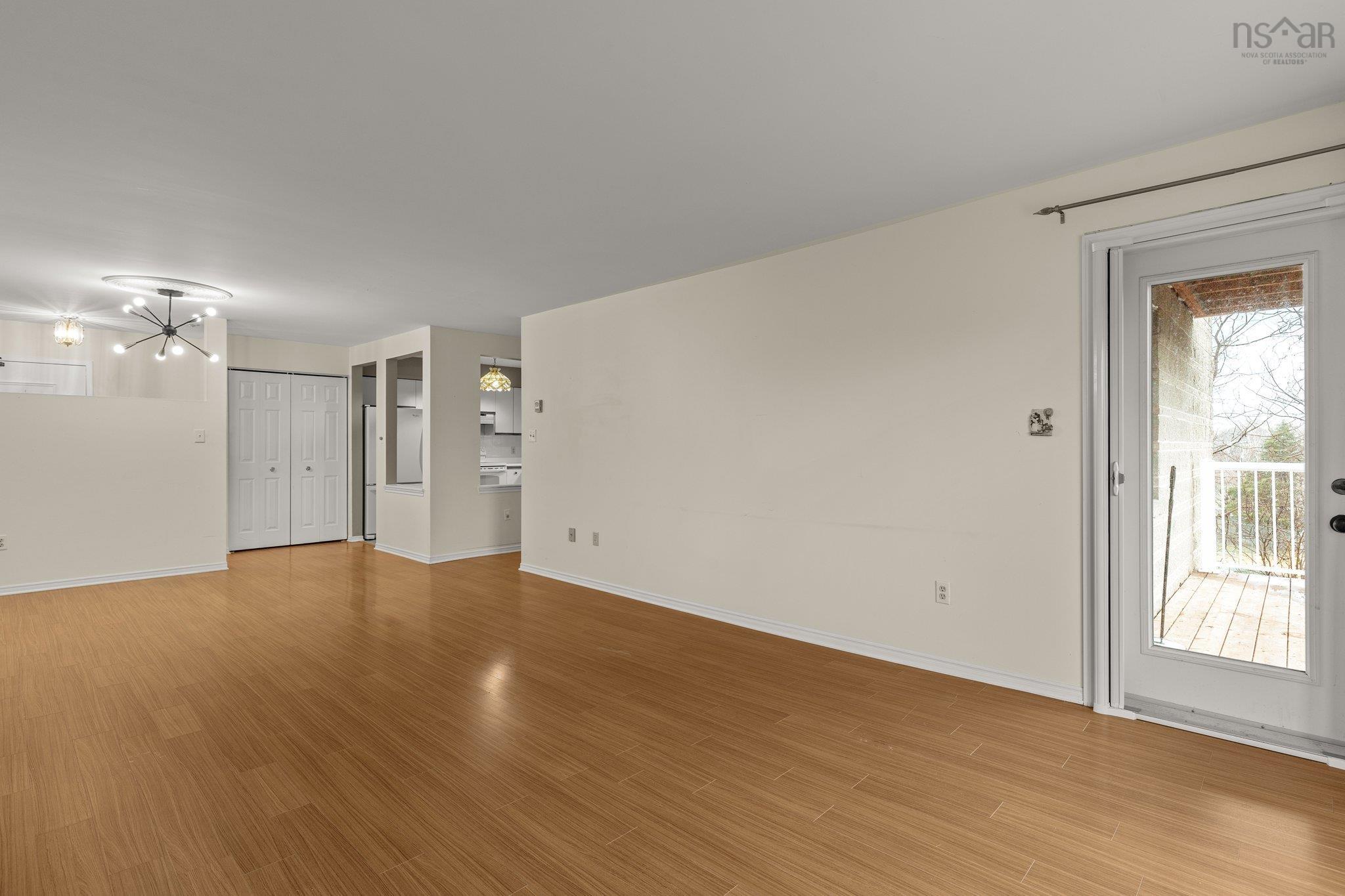 $349,900.00: 314 93 Kearney Lake Road, Halifax
