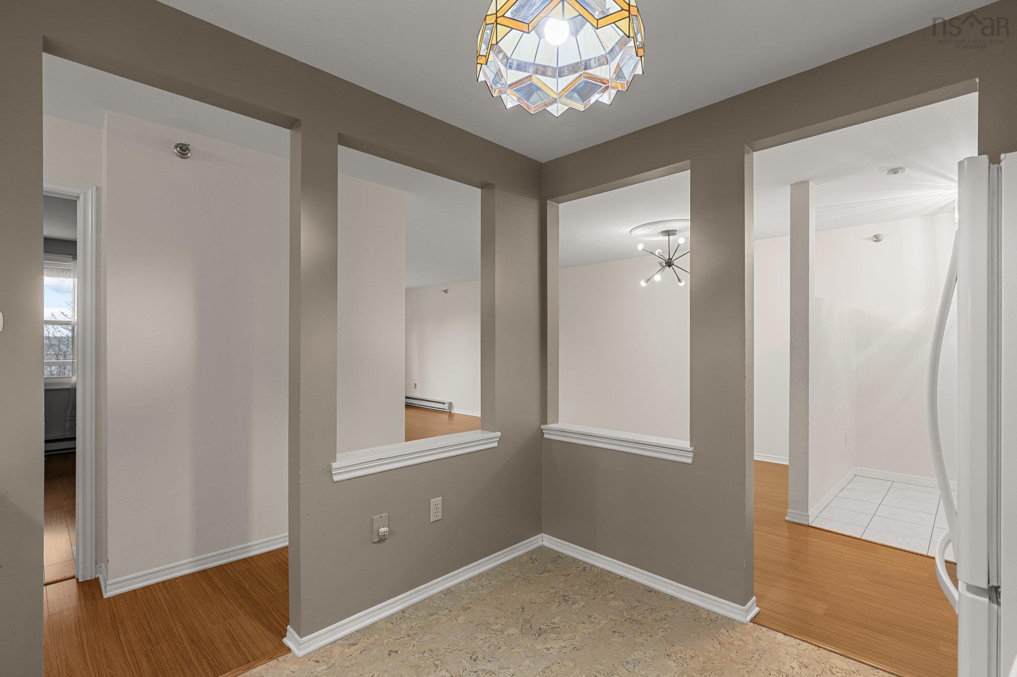 $349,900.00: 314 93 Kearney Lake Road, Halifax