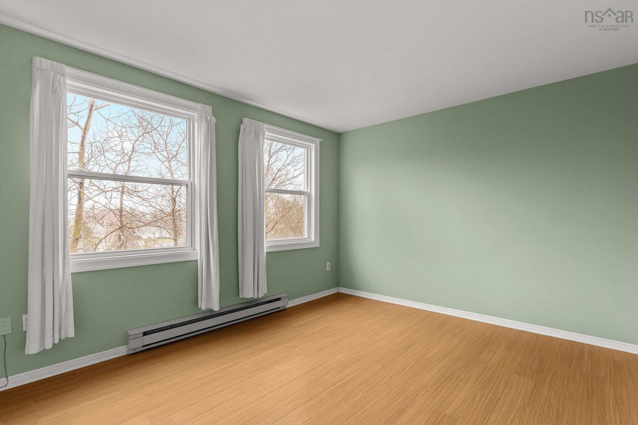 $349,900.00: 314 93 Kearney Lake Road, Halifax
