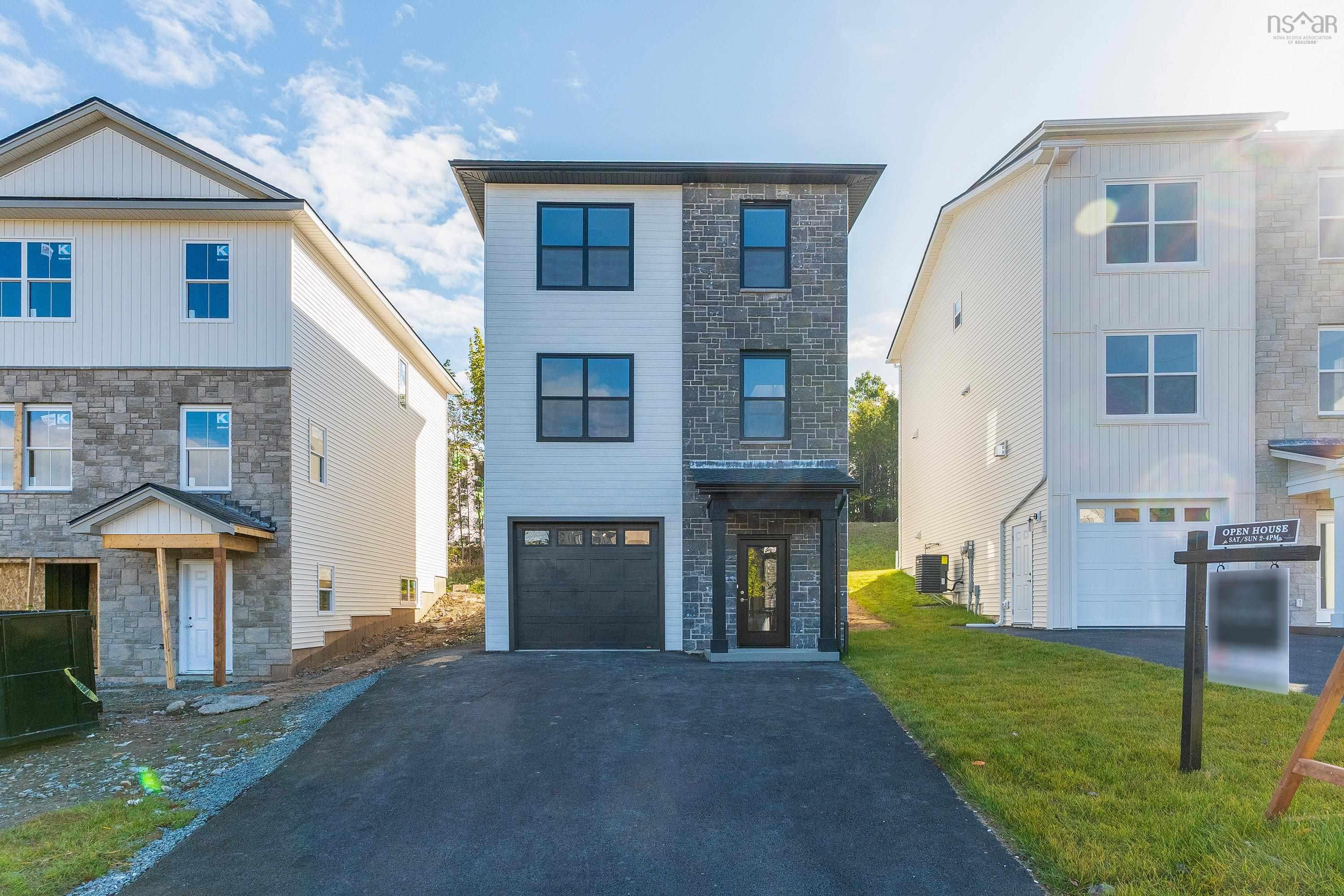 $724,900.00: PC-13 50 Pearlgarden Close, Dartmouth