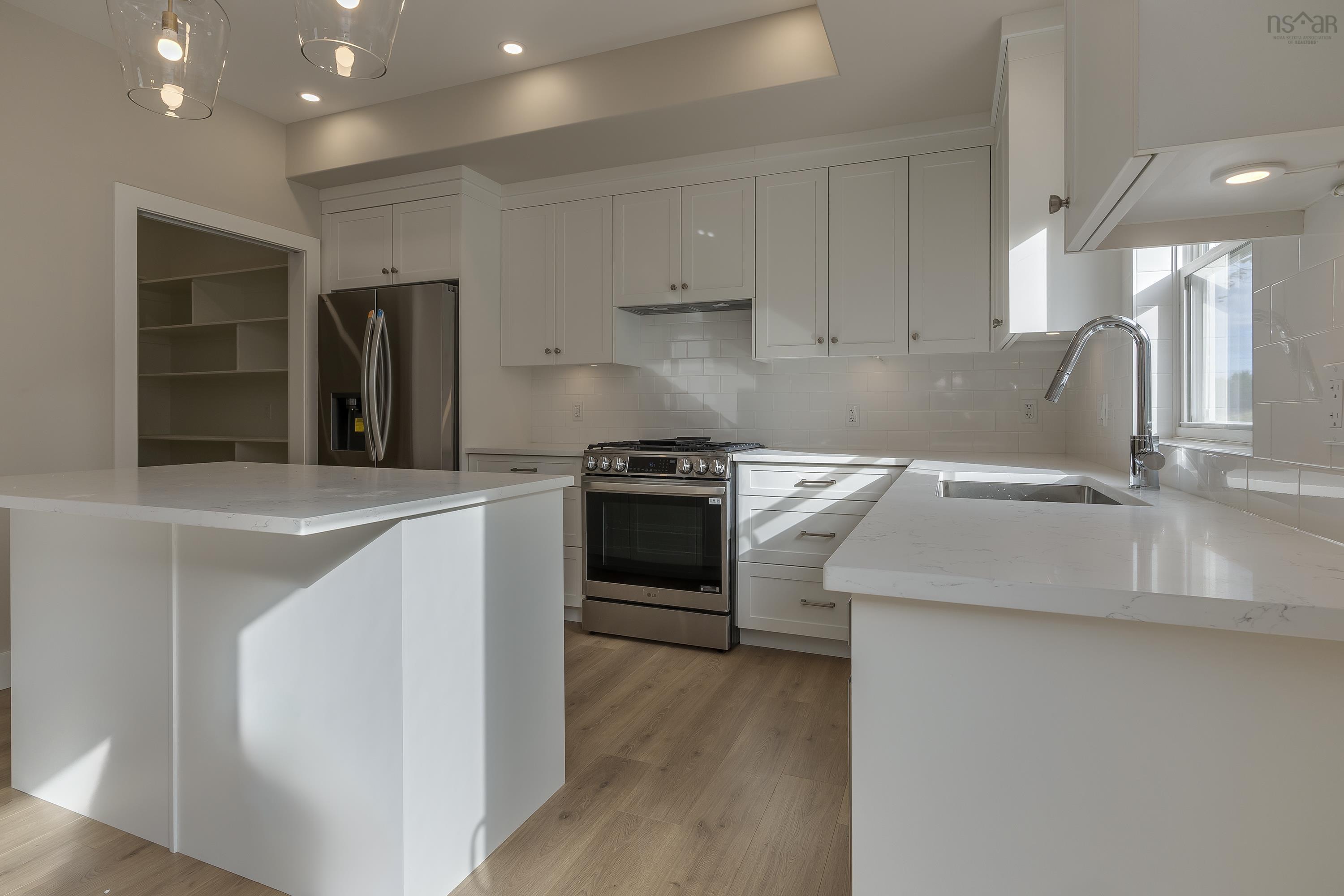 $724,900.00: PC-13 50 Pearlgarden Close, Dartmouth