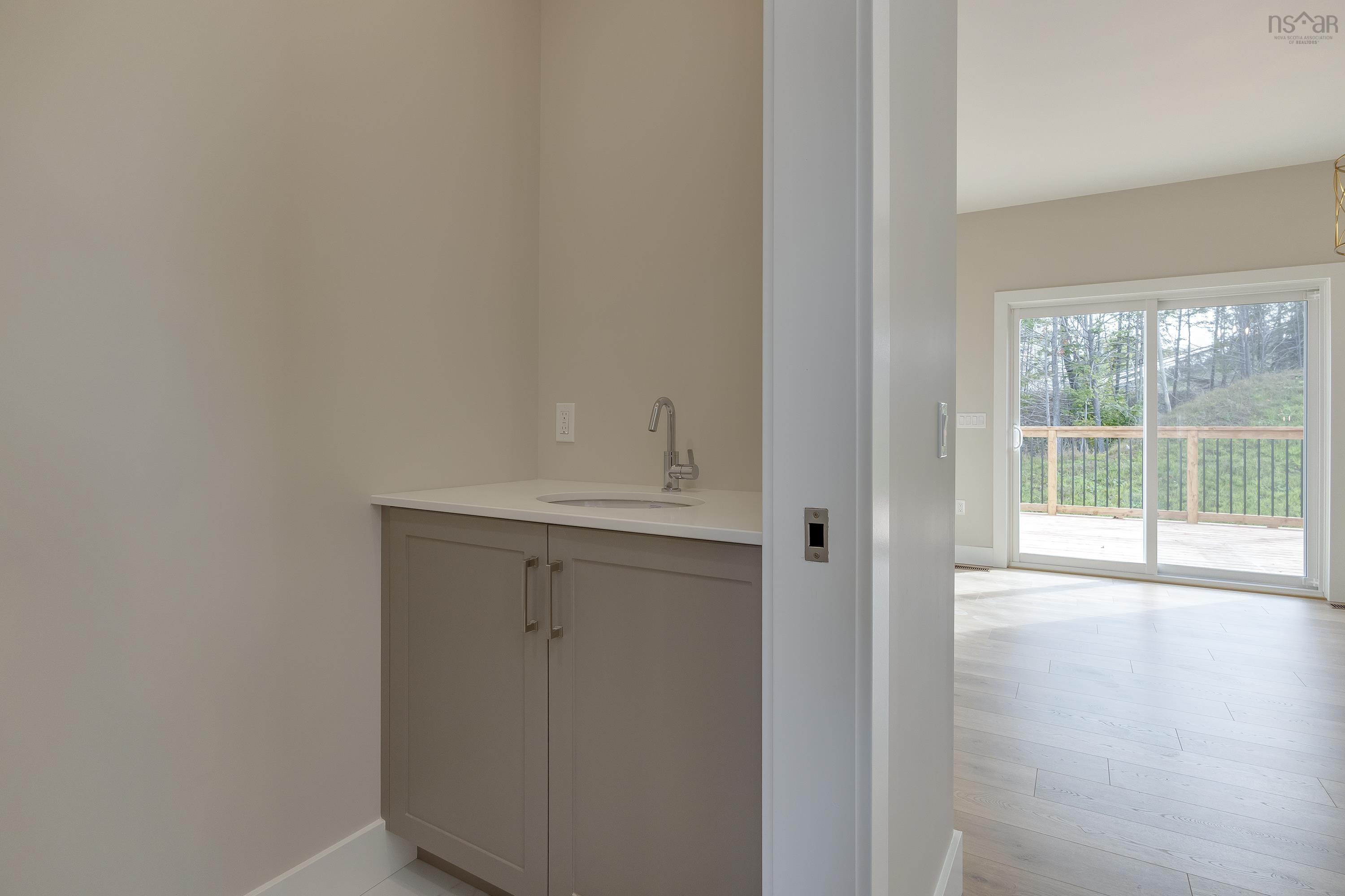 $724,900.00: PC-13 50 Pearlgarden Close, Dartmouth