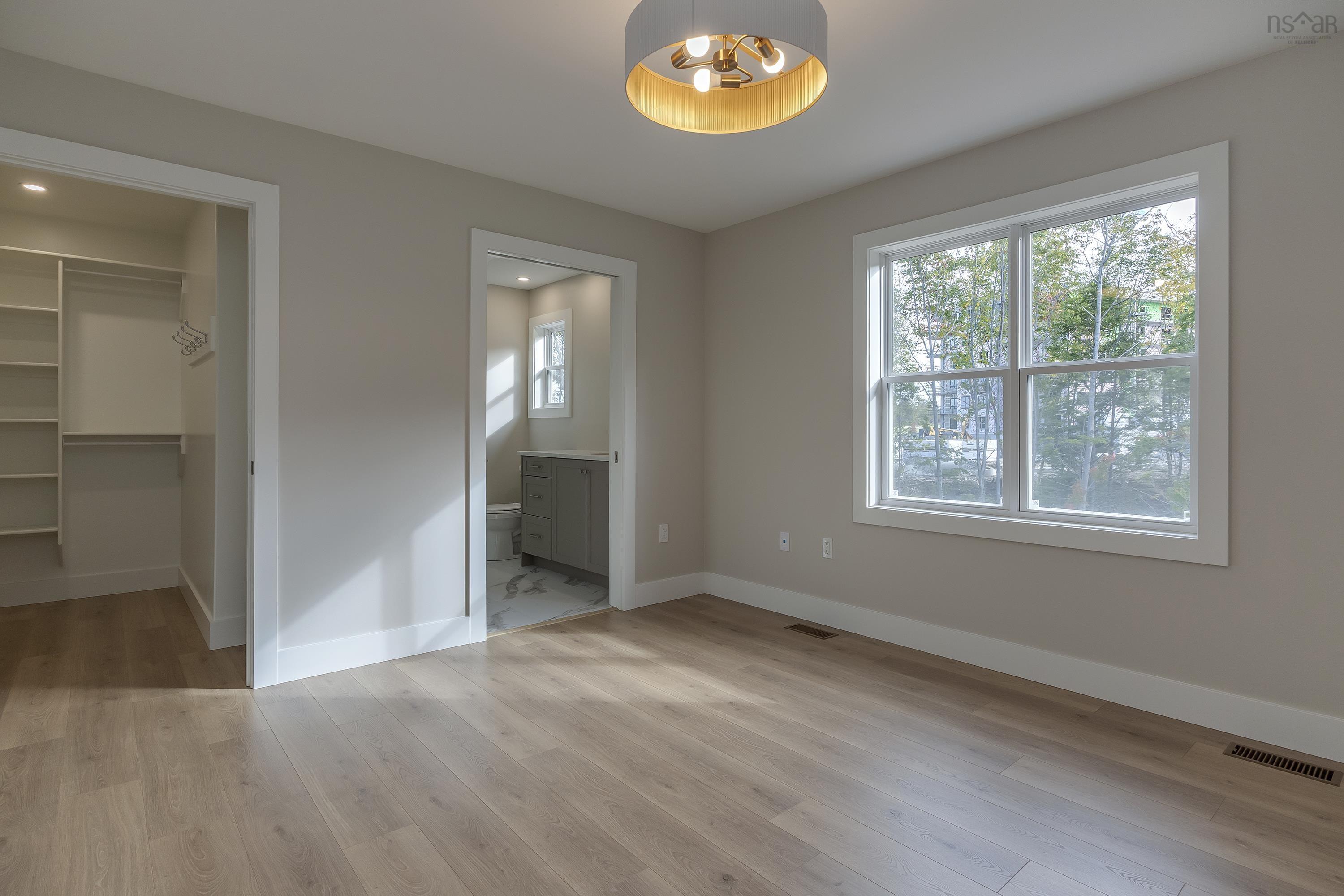 $724,900.00: PC-13 50 Pearlgarden Close, Dartmouth