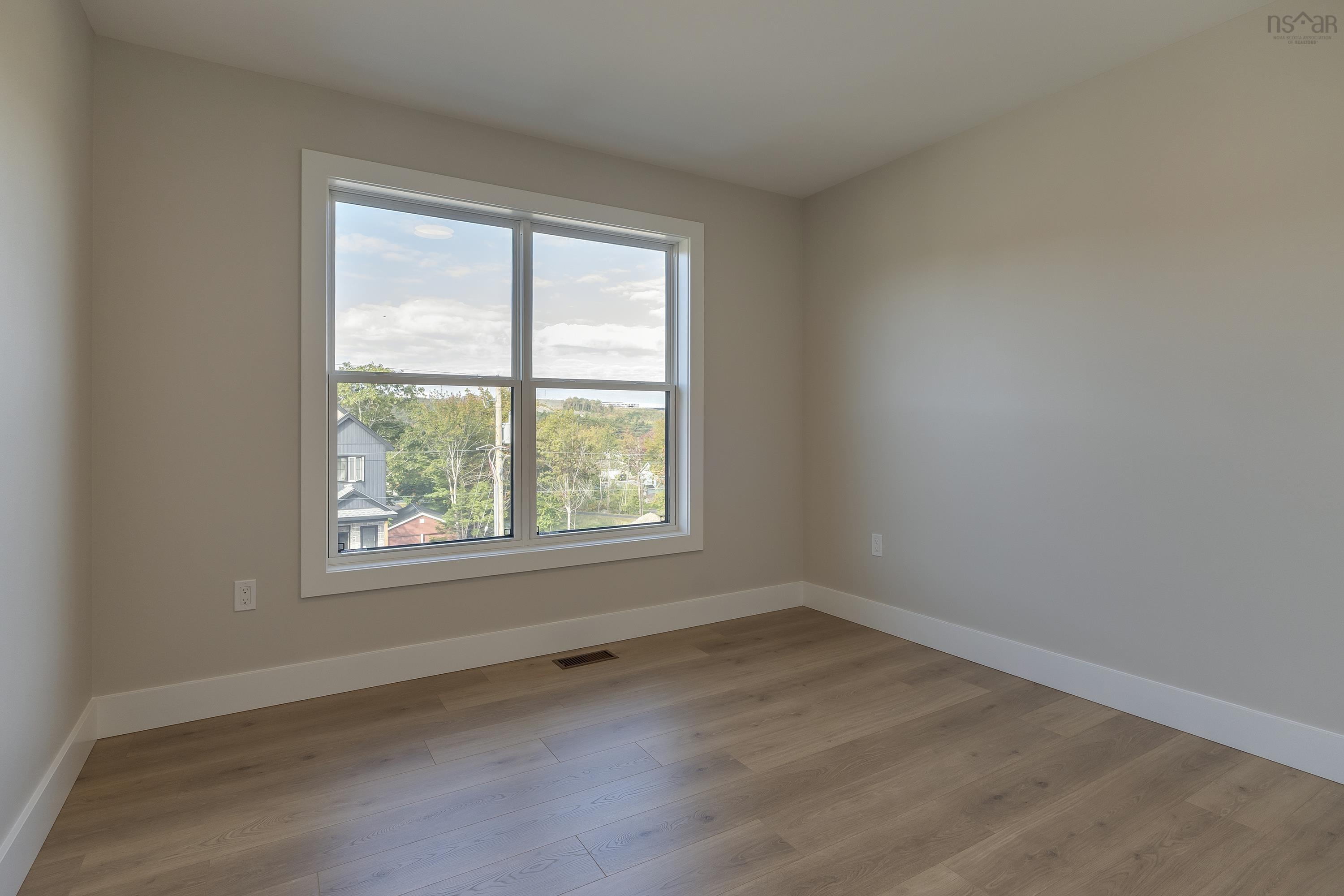 $724,900.00: PC-13 50 Pearlgarden Close, Dartmouth