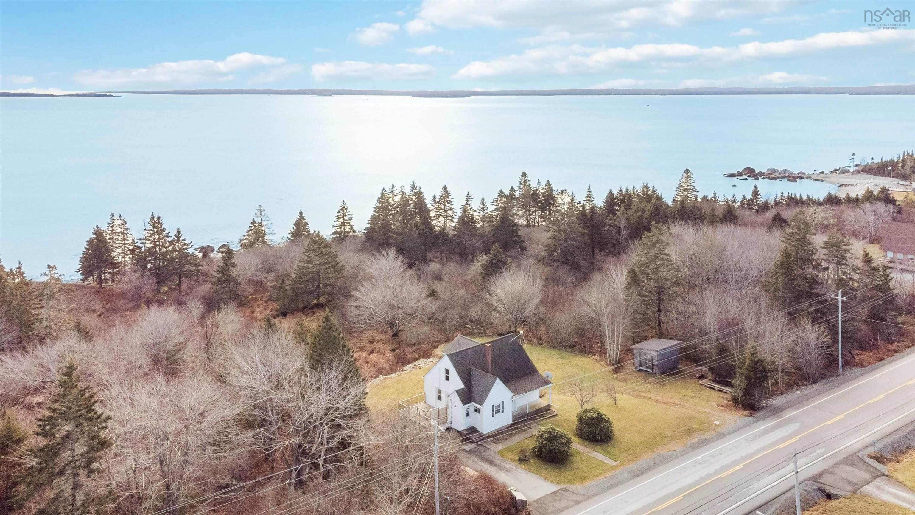 $549,000.00: 6921 Highway 3, Hunts Point