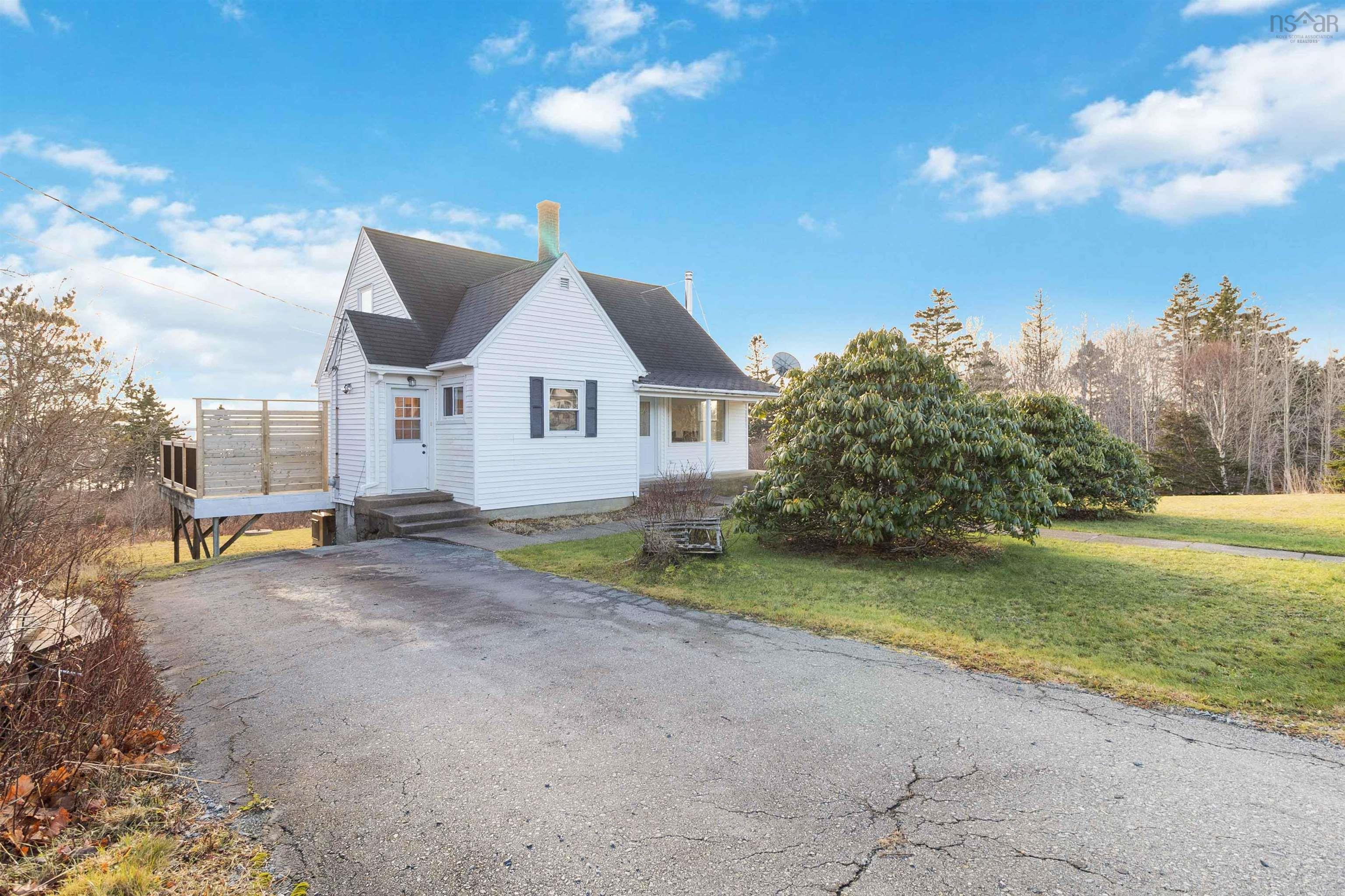 $549,000.00: 6921 Highway 3, Hunts Point