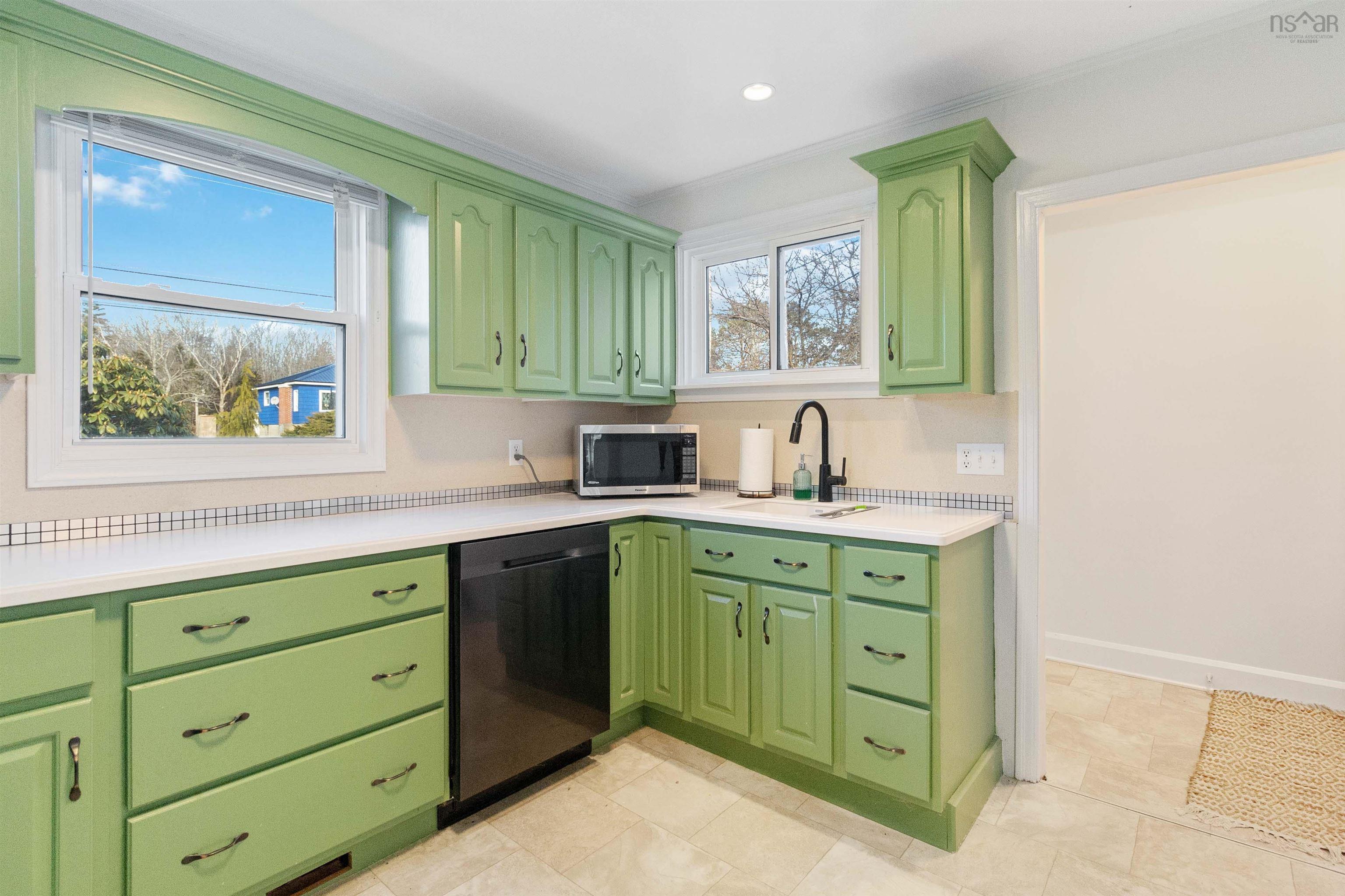$549,000.00: 6921 Highway 3, Hunts Point