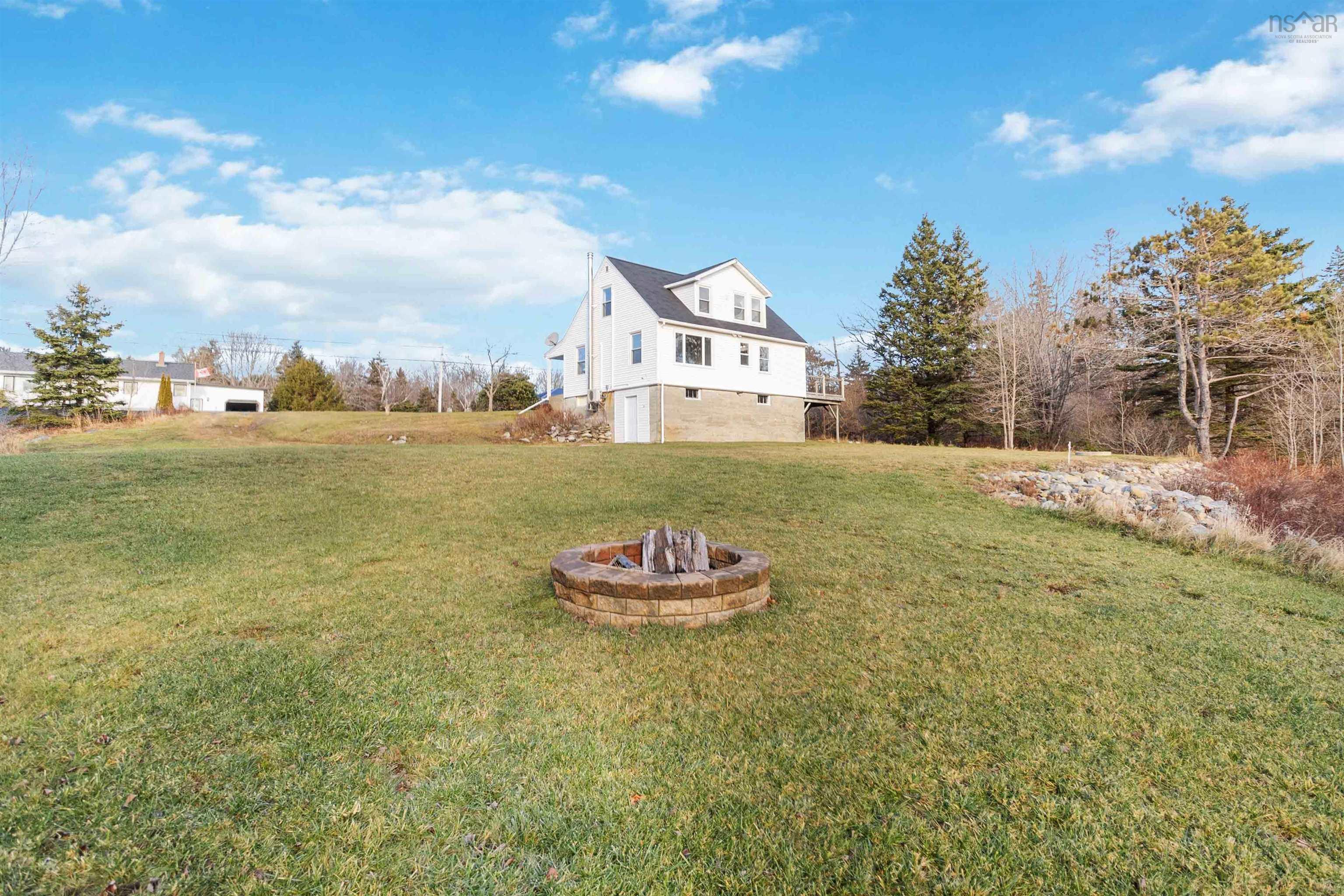 $549,000.00: 6921 Highway 3, Hunts Point