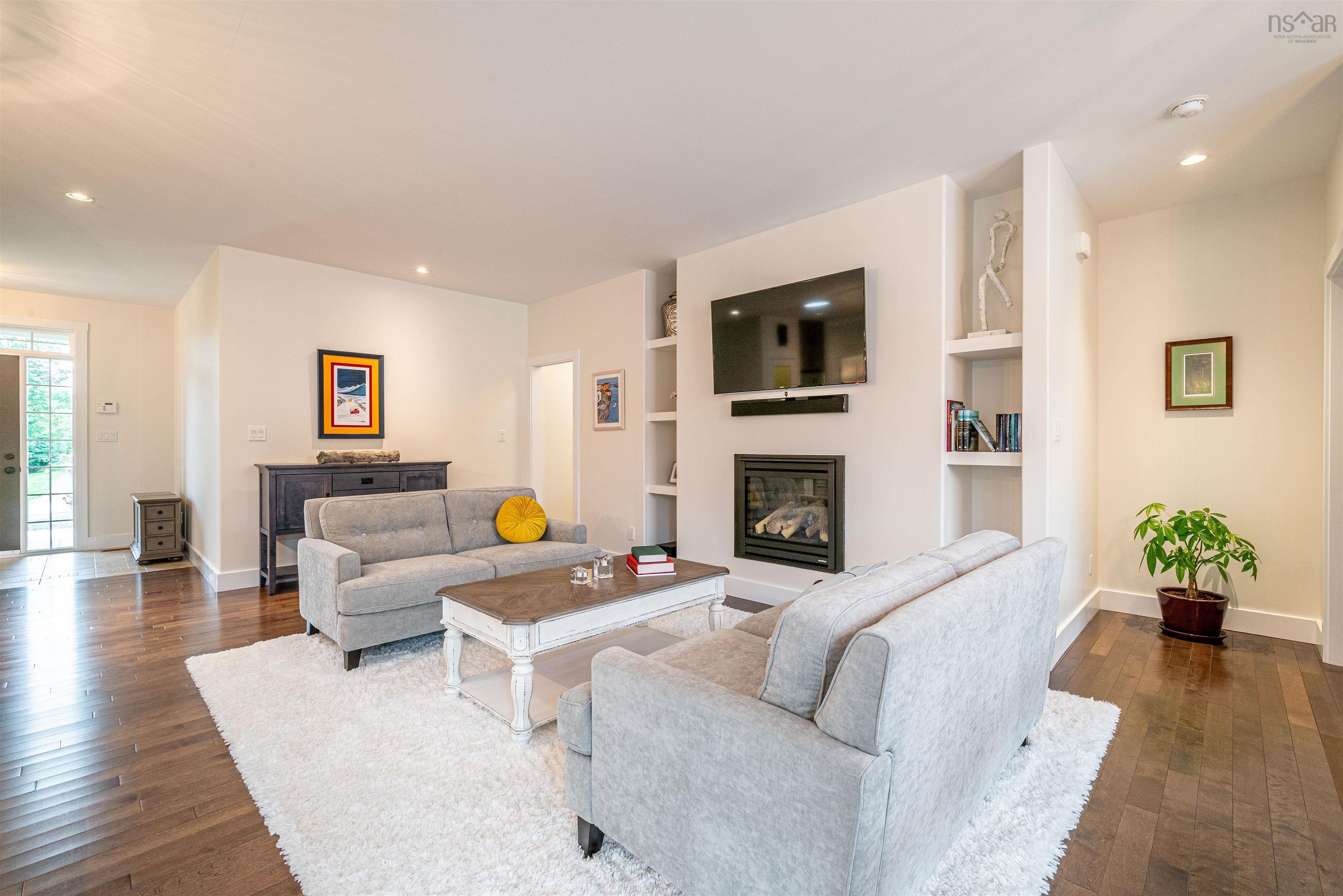 $1,100,000.00: 556 Duart Avenue, Fall River