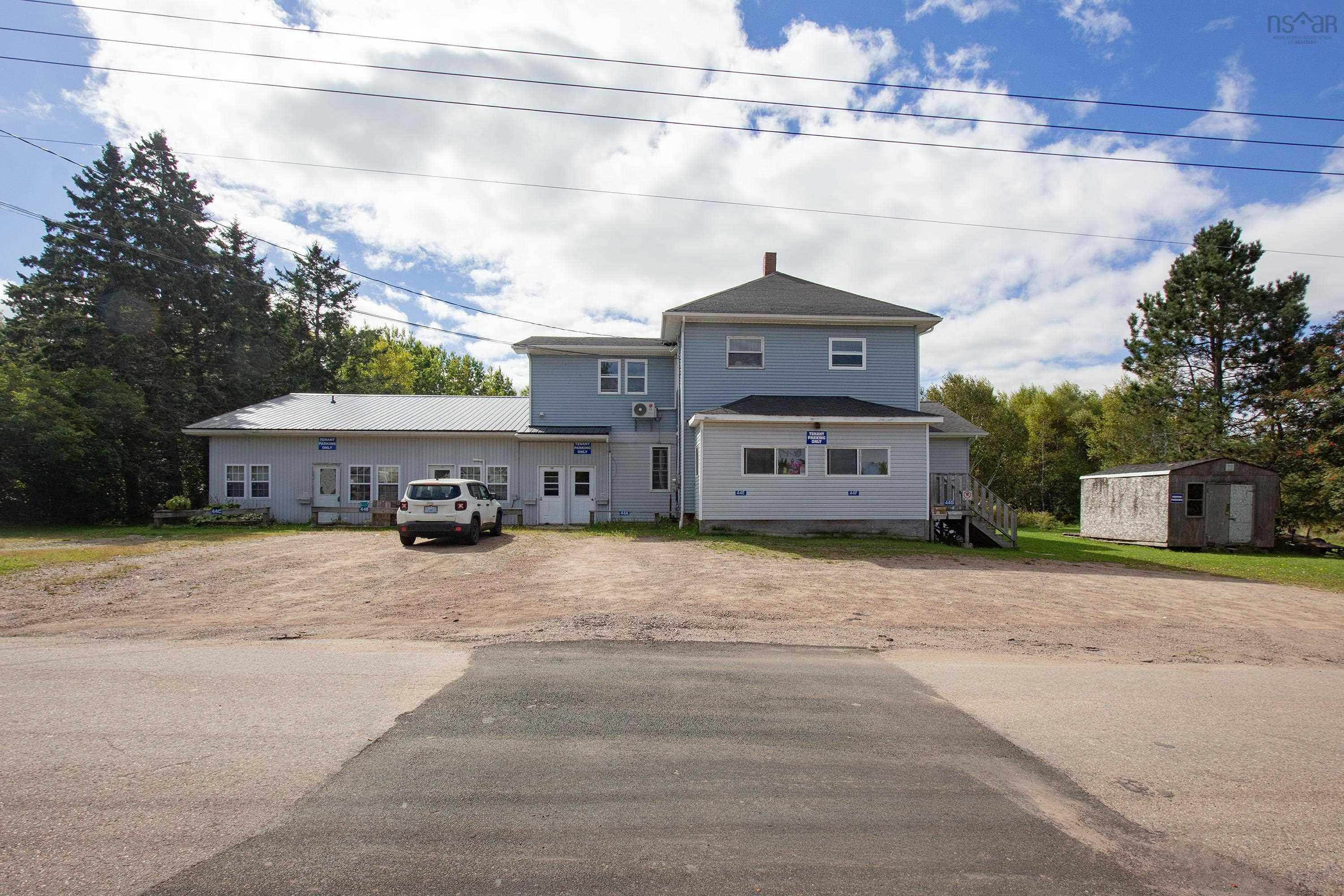 44 Russell Street, Amherst, NS (MLS 202500389)