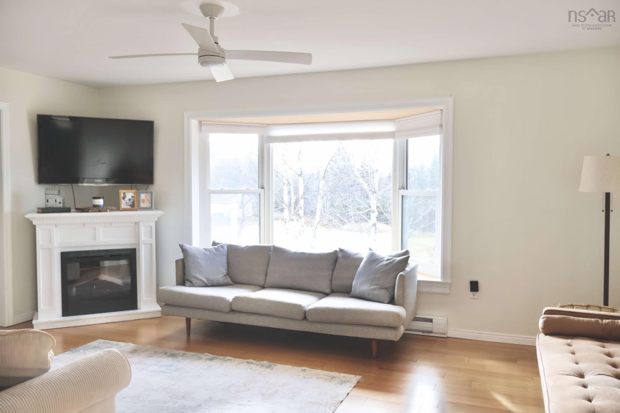 $489,000.00: 169 Erin Leah Drive, Howie Centre