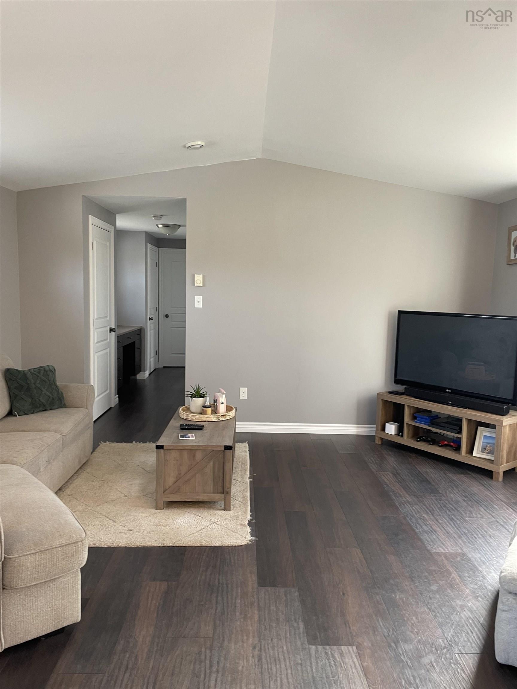 $200,000.00: 23 Forest View Drive, Barrington