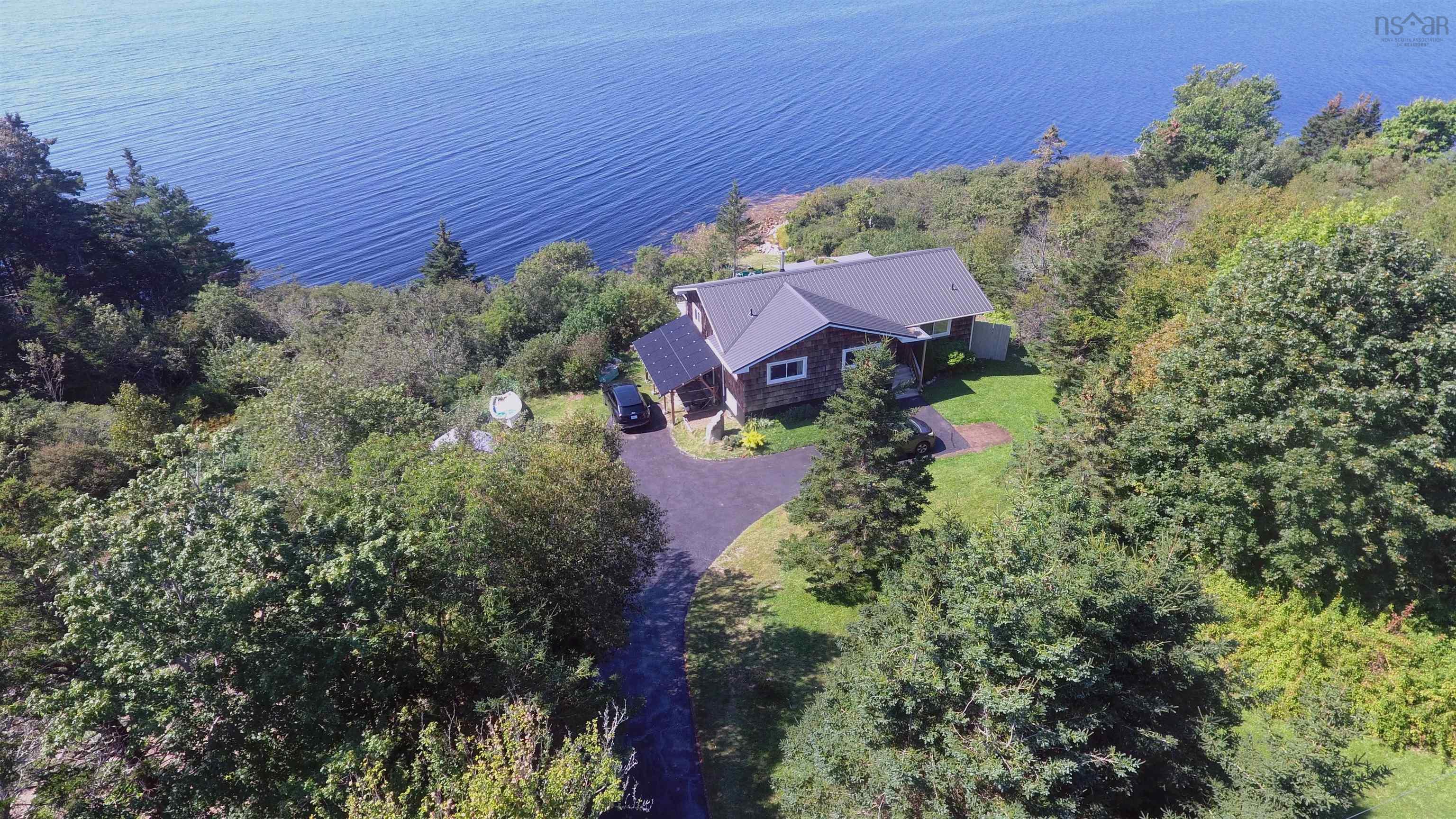 $599,995.00: 1050 SANDY POINT Road, Sandy Point