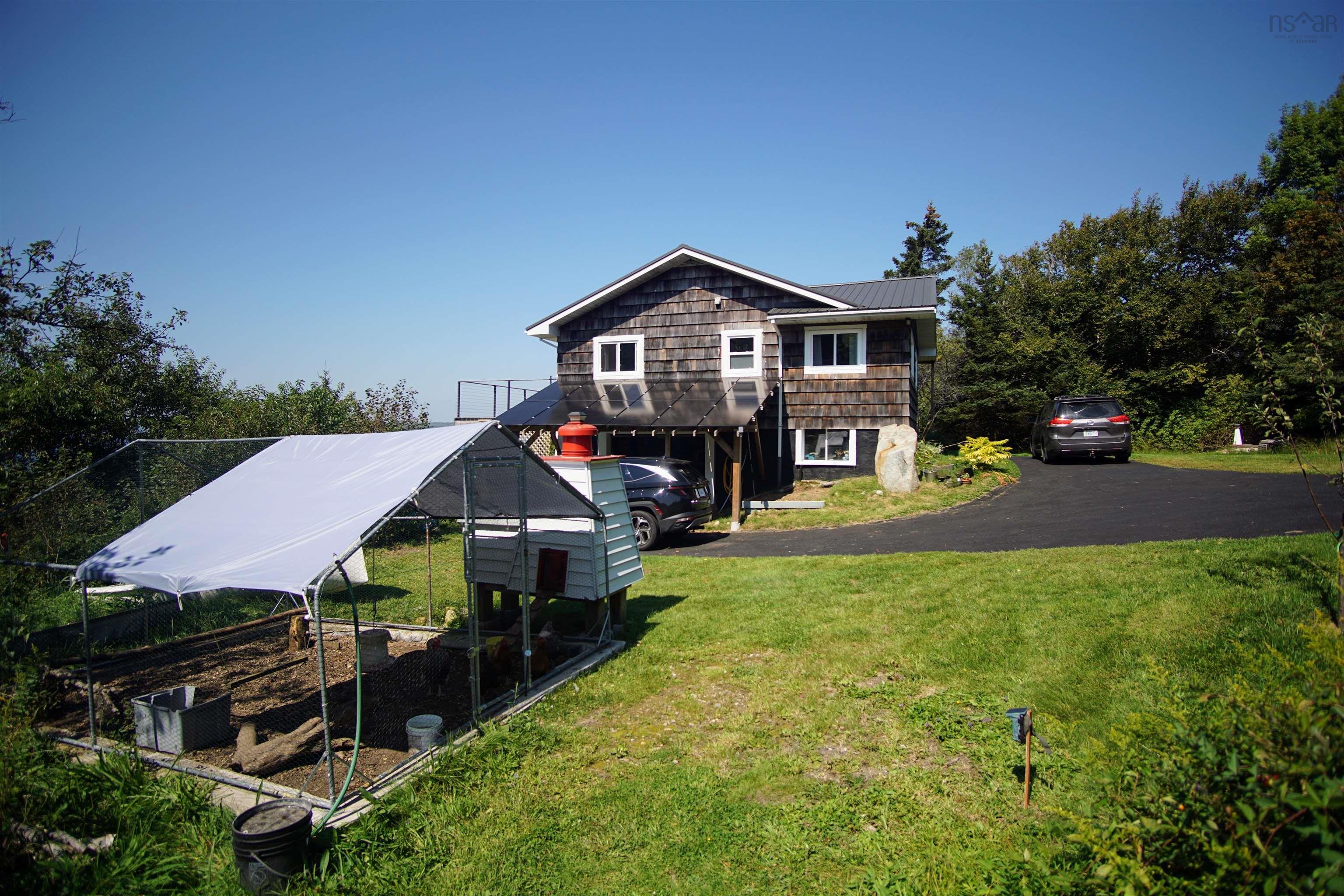 $599,995.00: 1050 SANDY POINT Road, Sandy Point