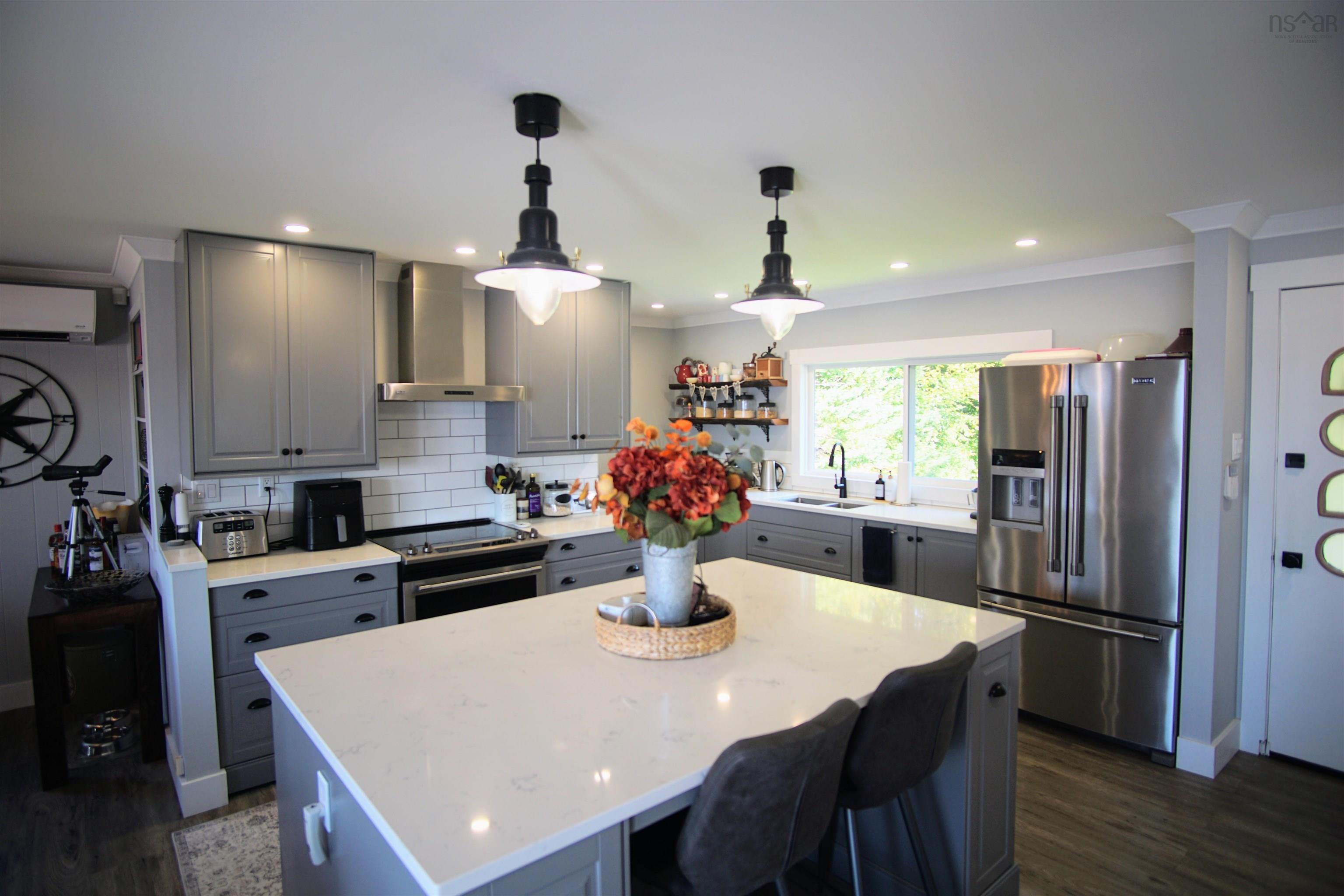 $599,995.00: 1050 SANDY POINT Road, Sandy Point