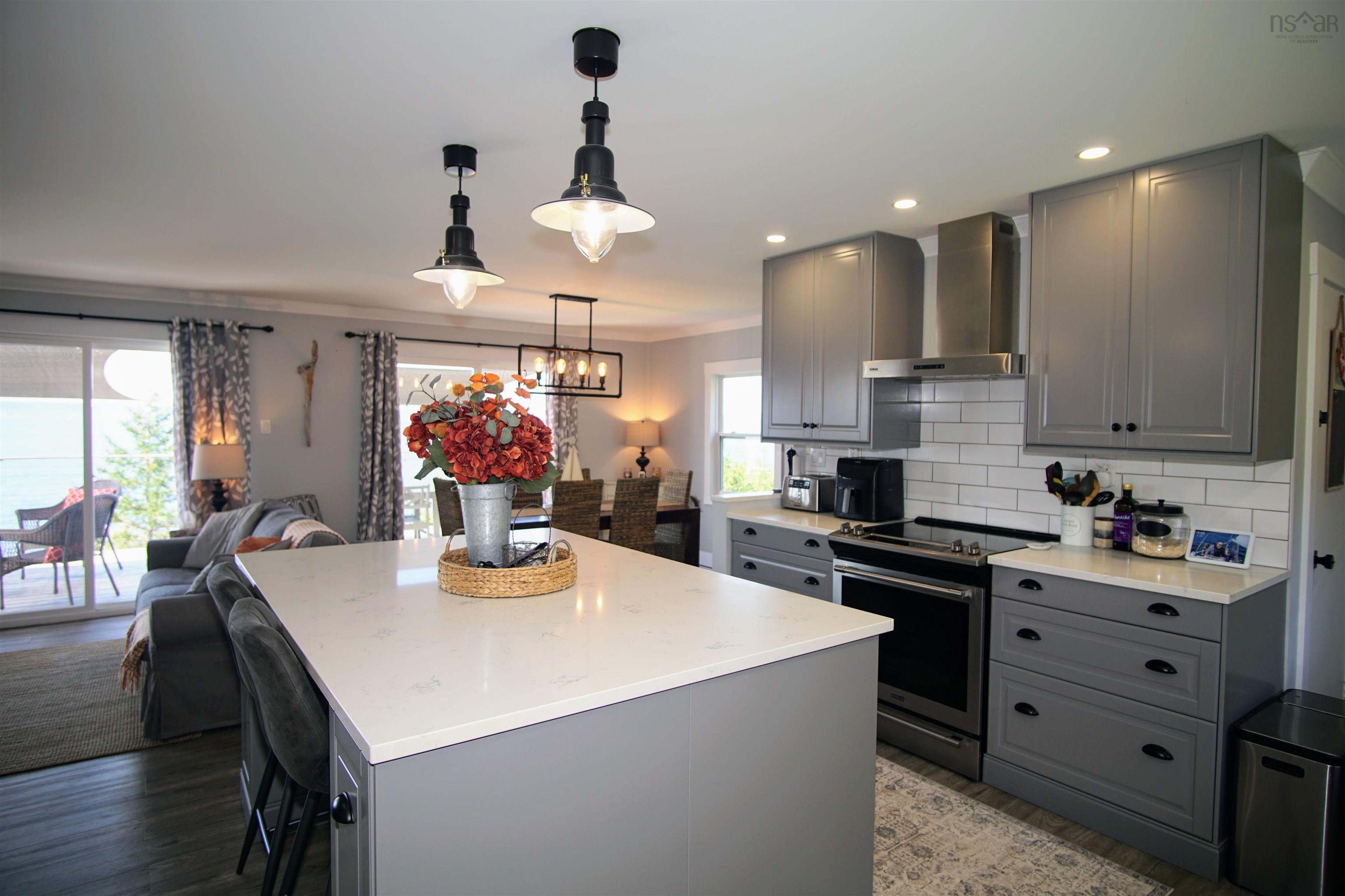 $599,995.00: 1050 SANDY POINT Road, Sandy Point