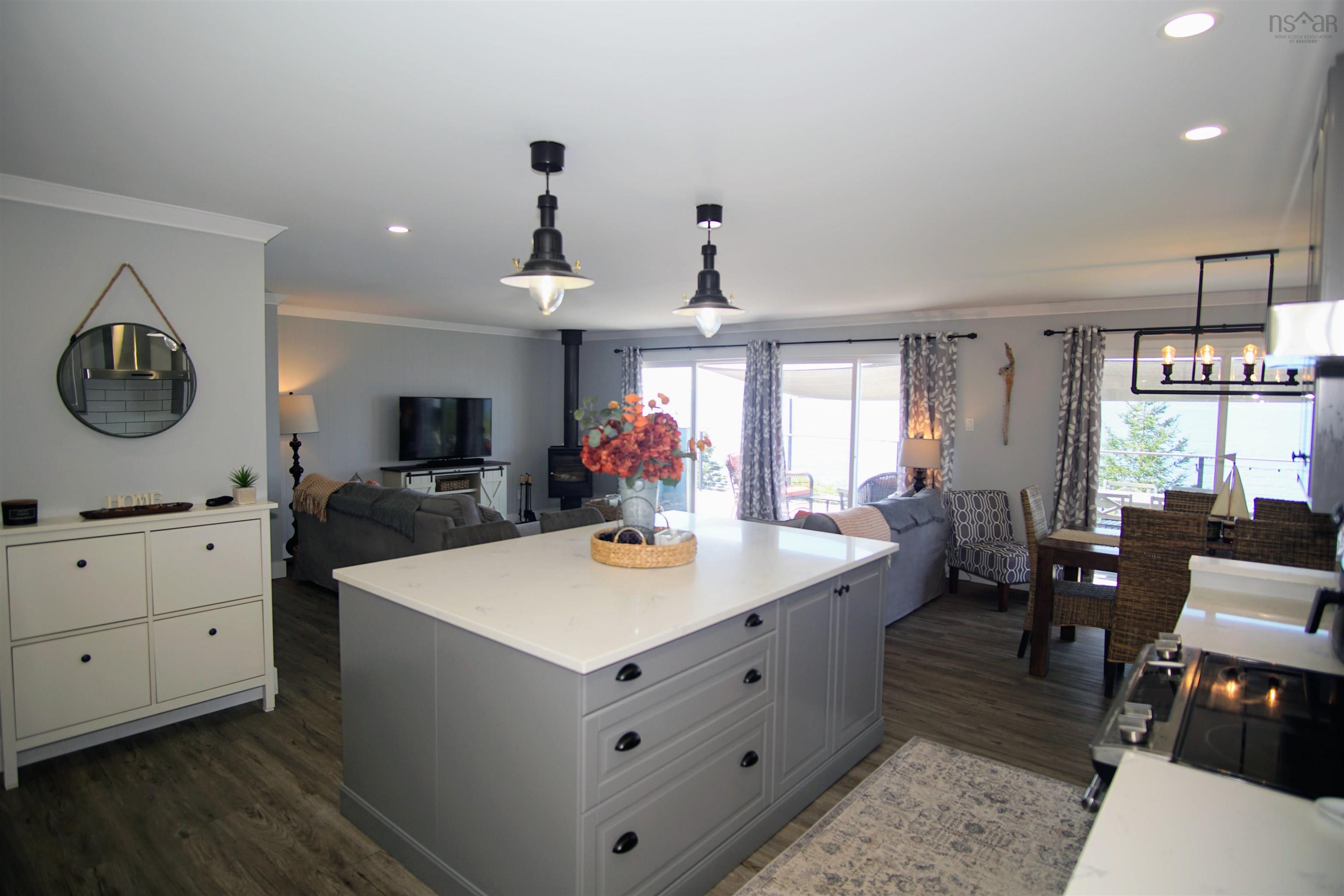 $599,995.00: 1050 SANDY POINT Road, Sandy Point