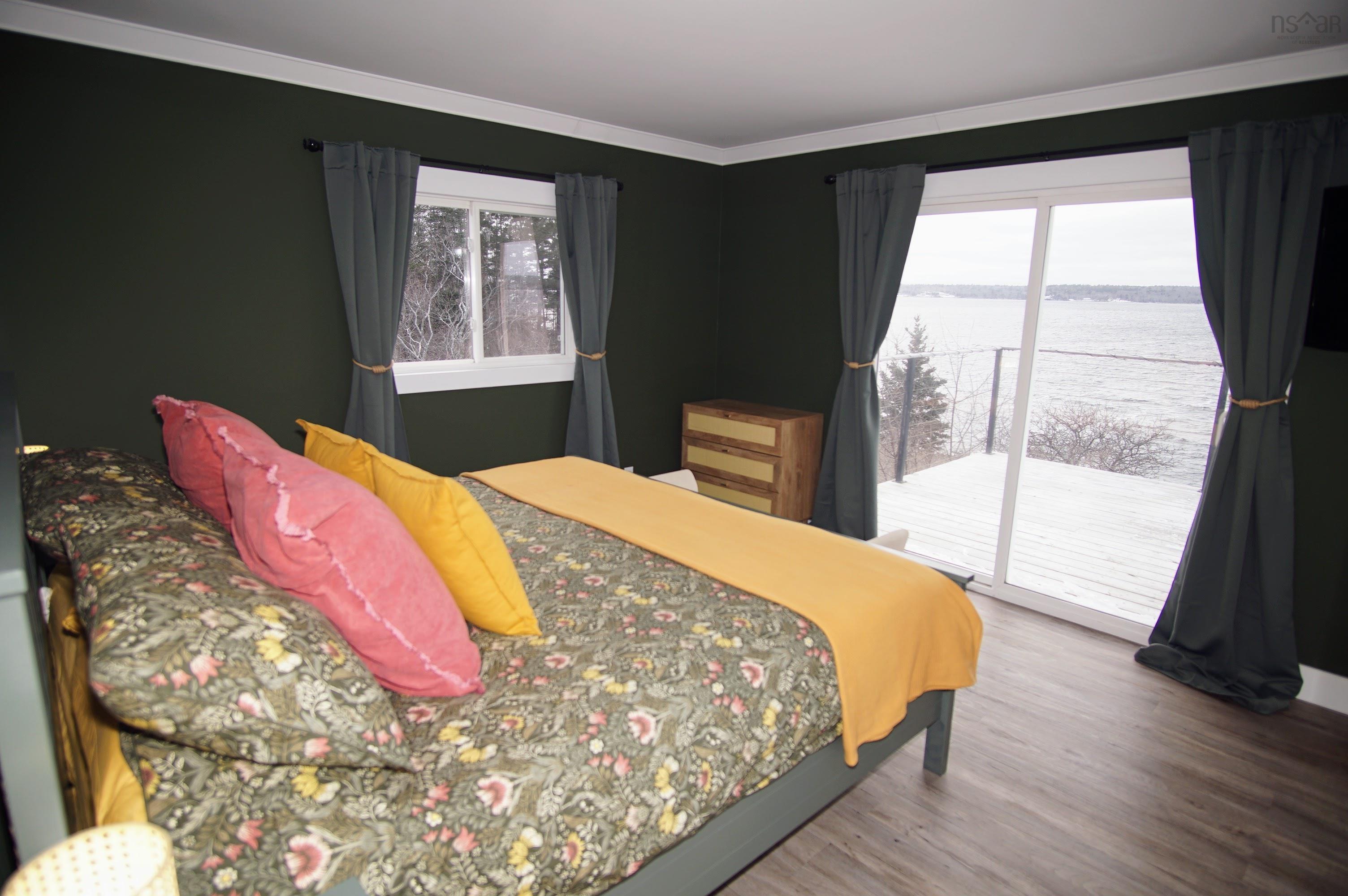 $599,995.00: 1050 SANDY POINT Road, Sandy Point