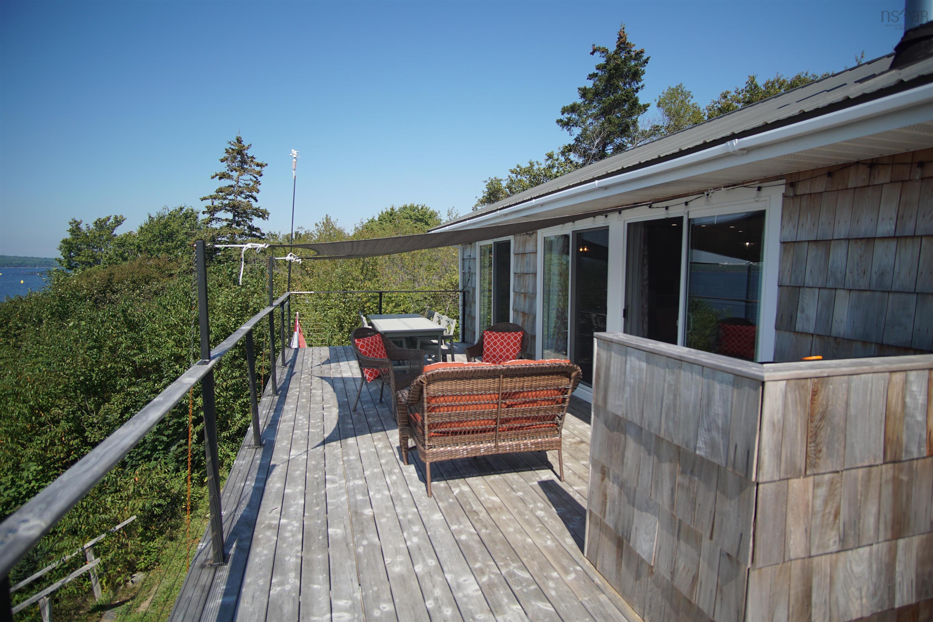 $599,995.00: 1050 SANDY POINT Road, Sandy Point