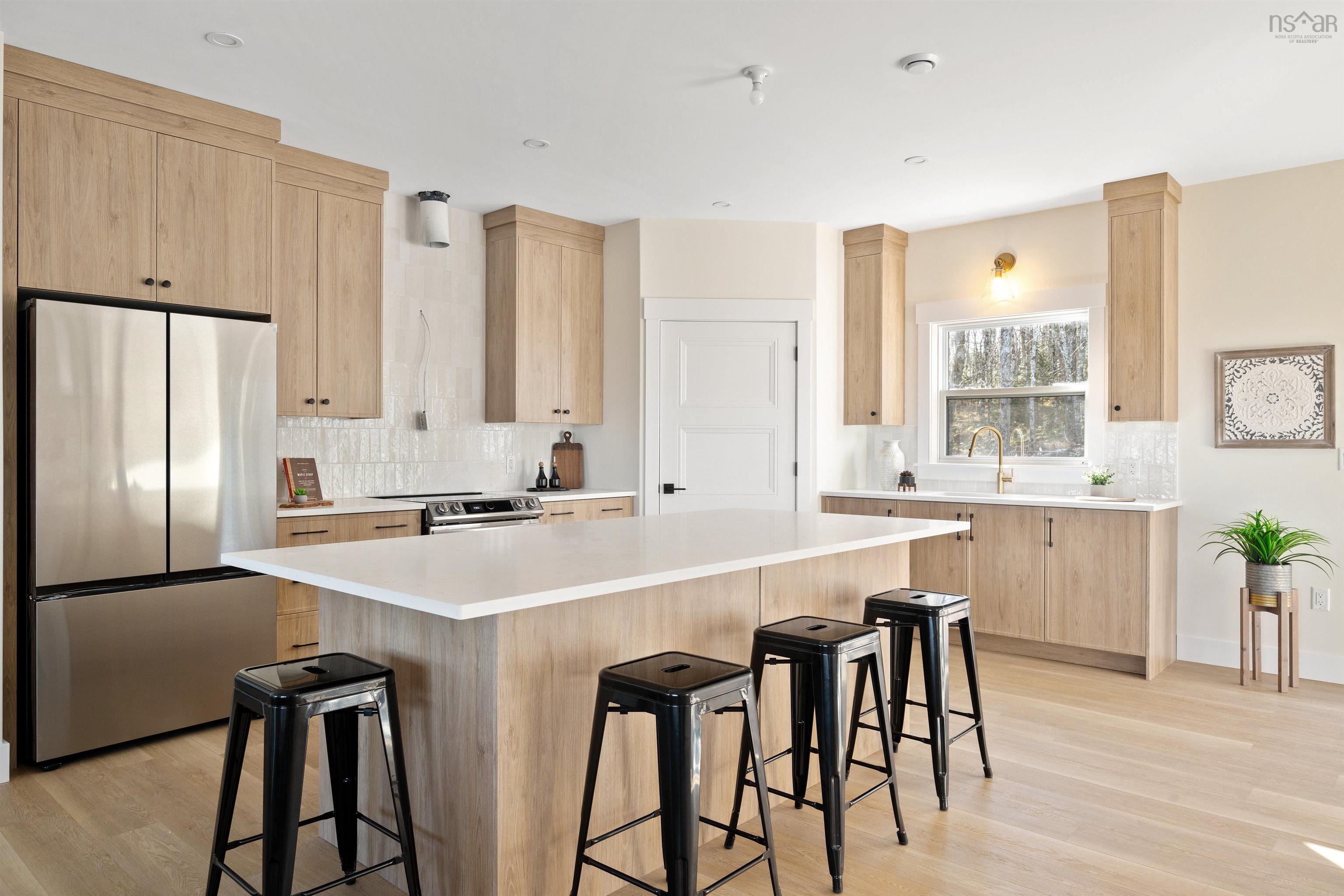 $839,900.00: 371 Everwood Avenue, Hammonds Plains