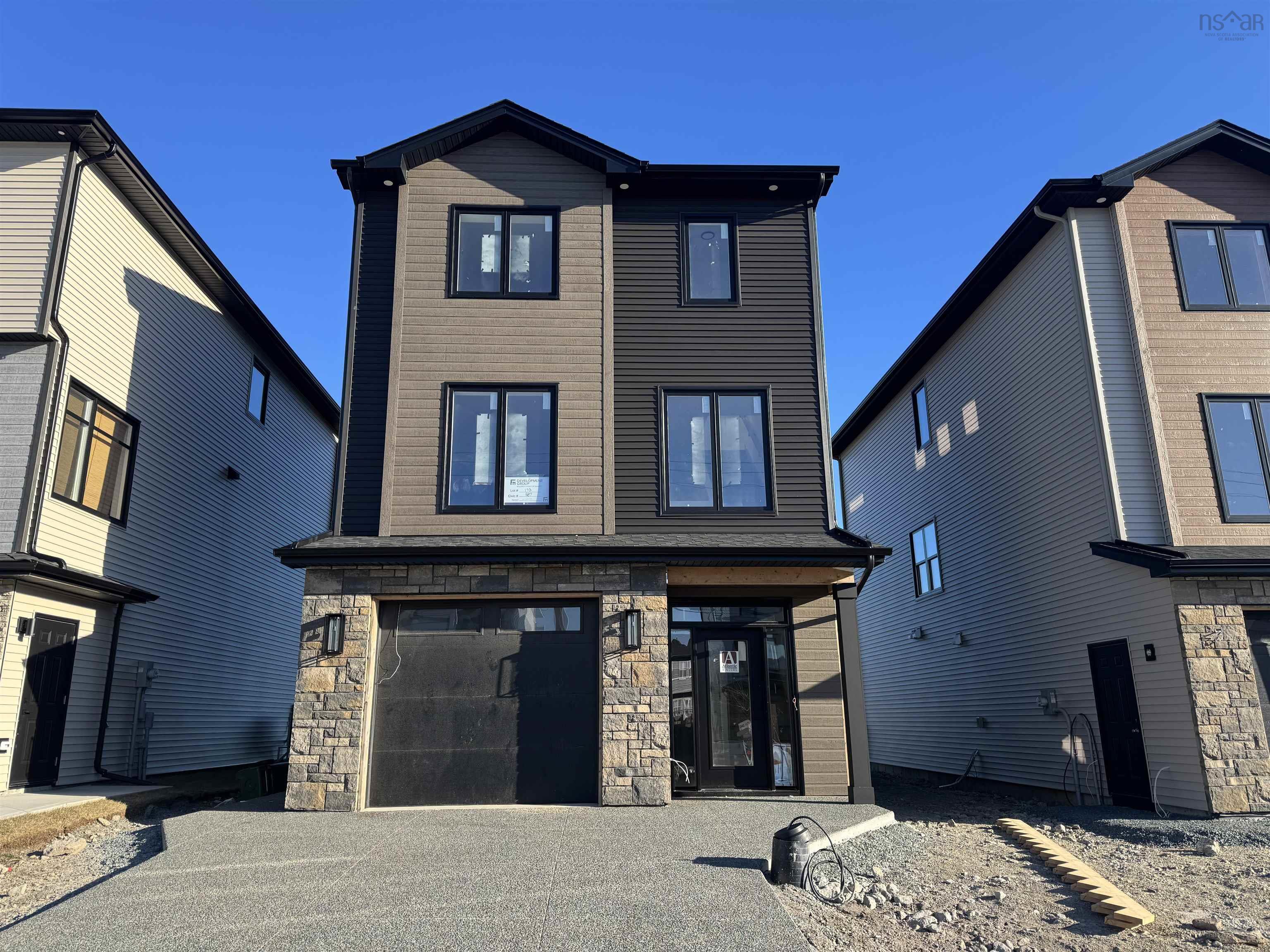 $799,900.00: 6-173 287 Marketway Lane, Timberlea