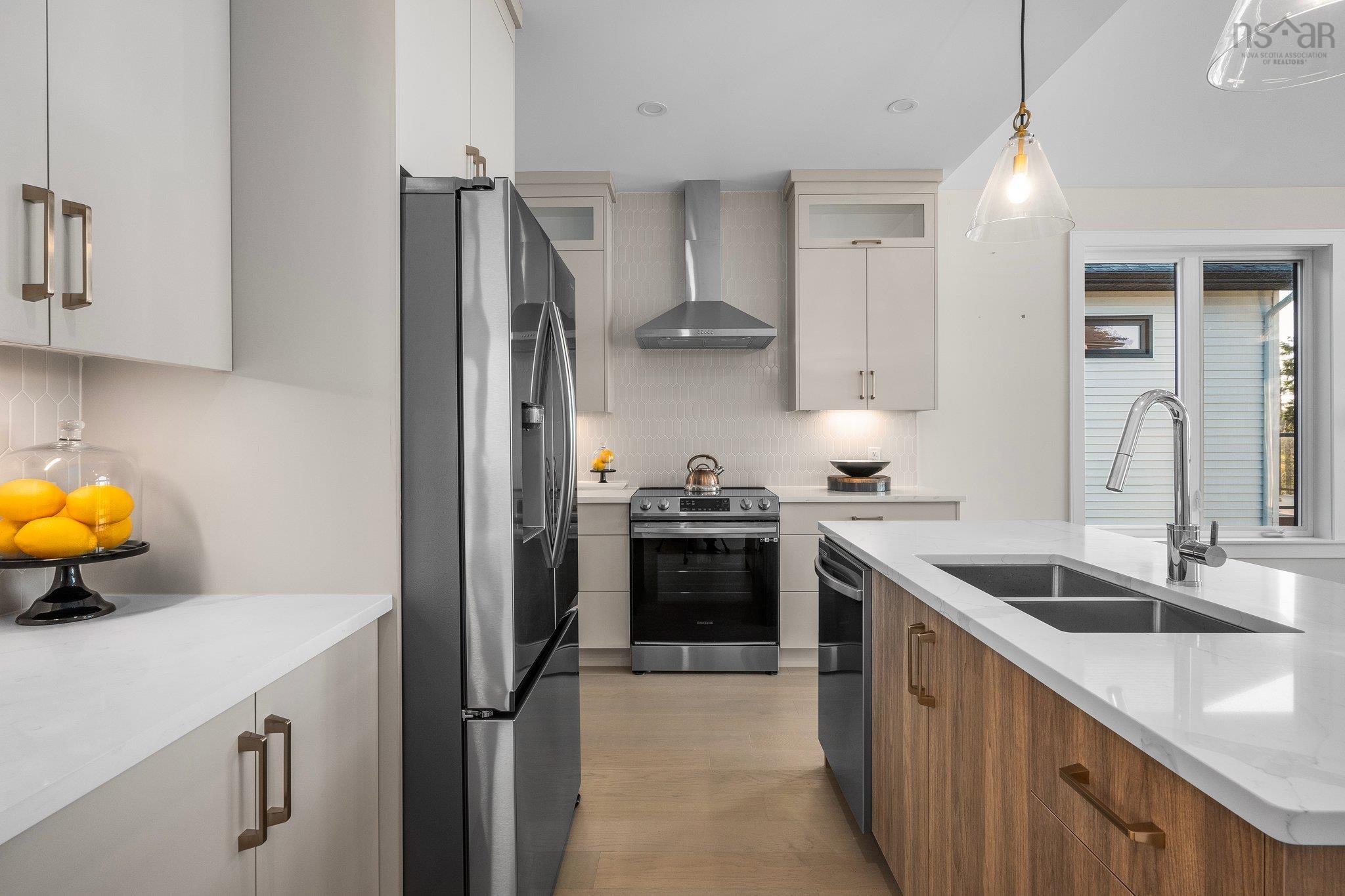 $879,900.00: 6-140 149 Tuscany Run, Timberlea
